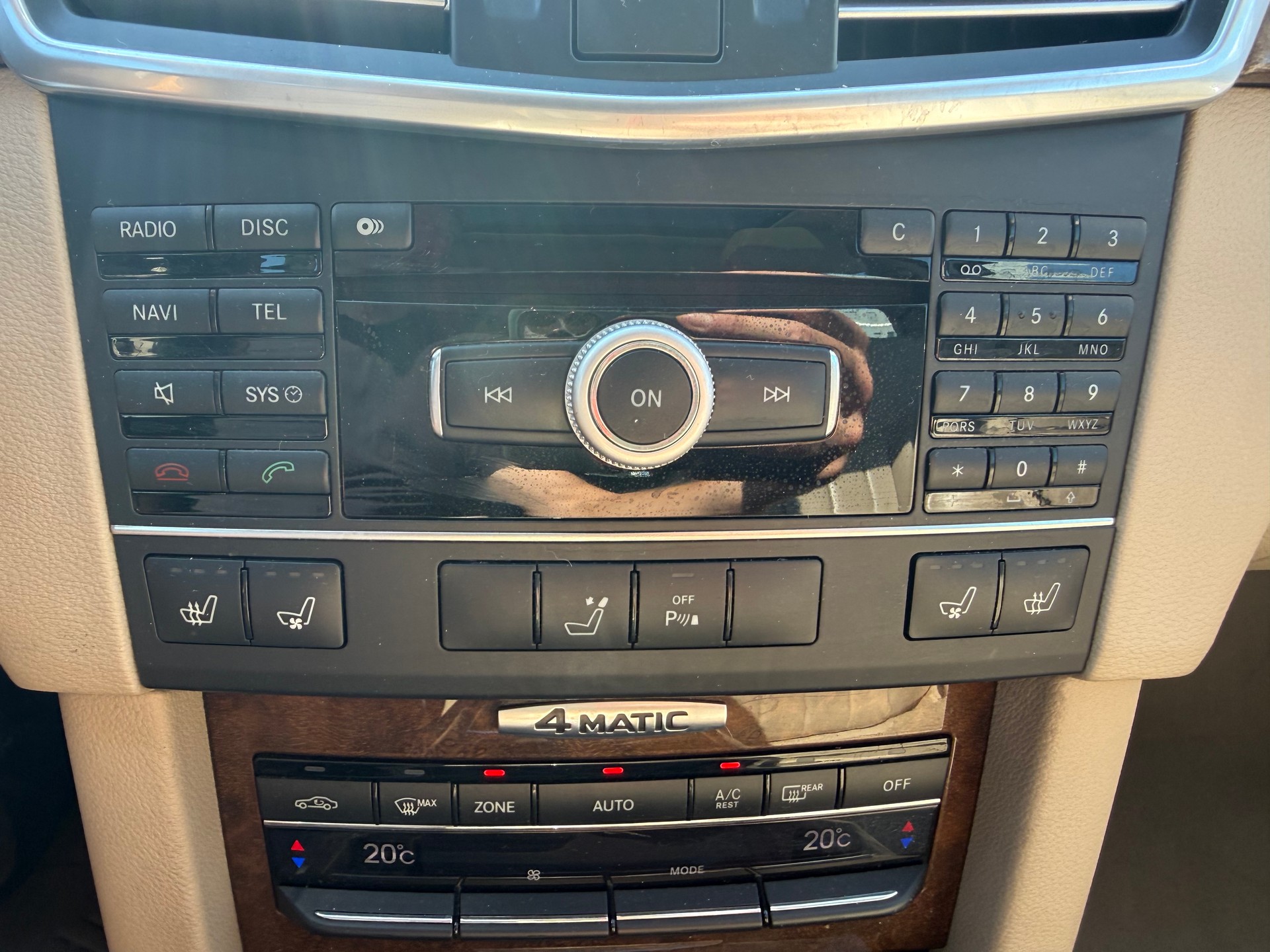 MERCEDES-BENZ E 350 CDI BlueEfficiency Elégance 4Matic 7G-Tronic-image-17