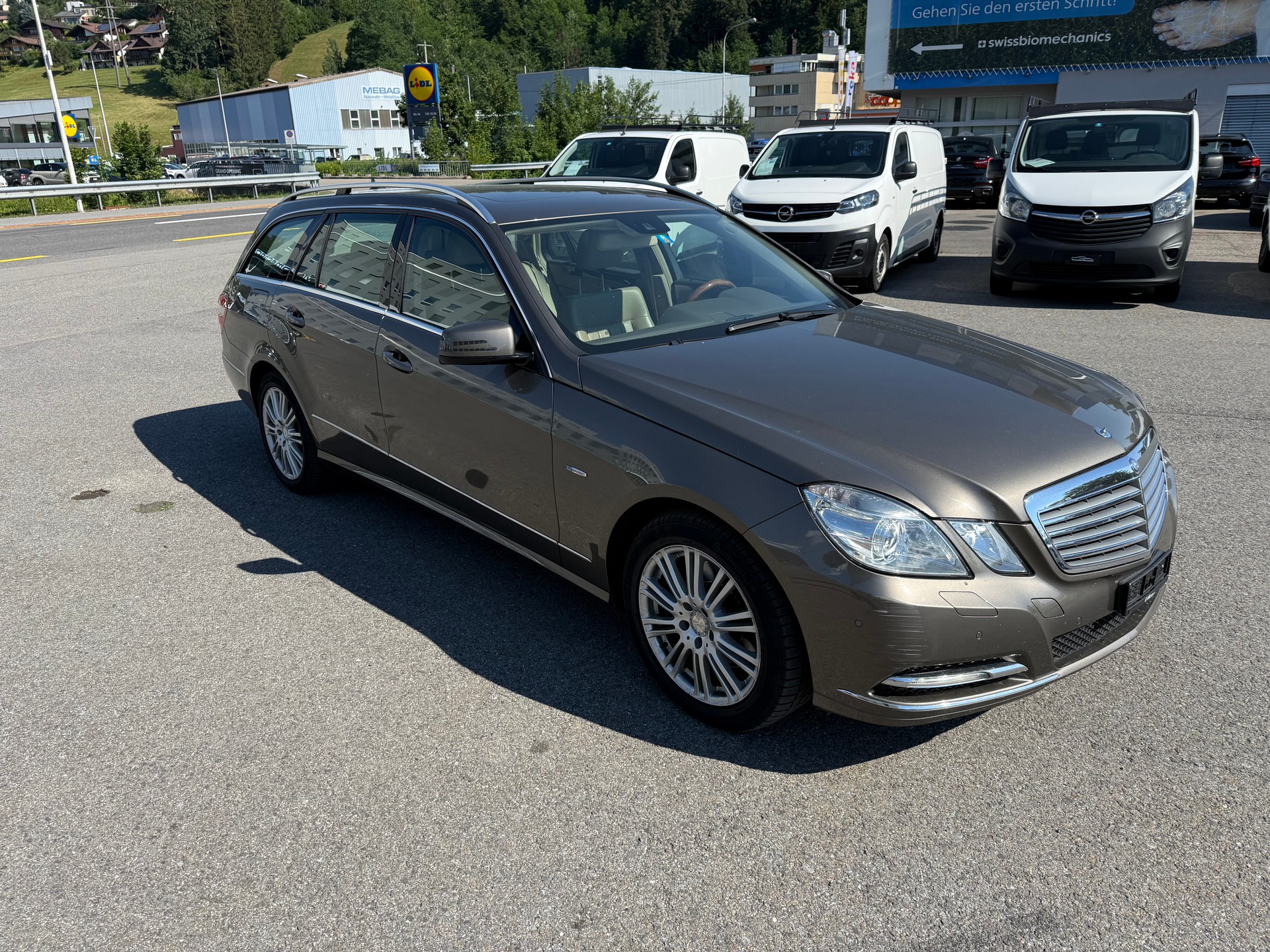 MERCEDES-BENZ E 350 CDI BlueEfficiency Elégance 4Matic 7G-Tronic-image-5