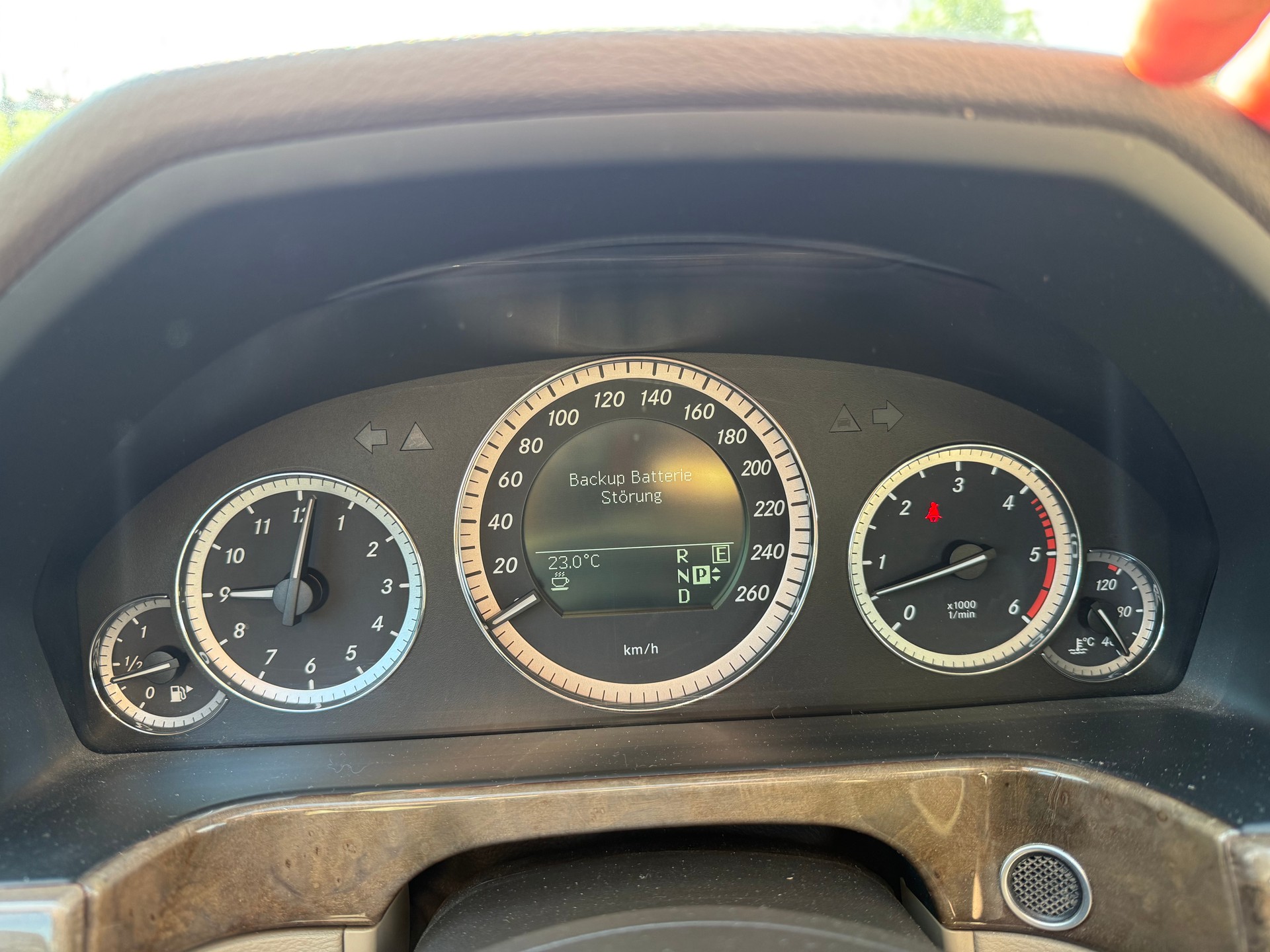 MERCEDES-BENZ E 350 CDI BlueEfficiency Elégance 4Matic 7G-Tronic-image-16