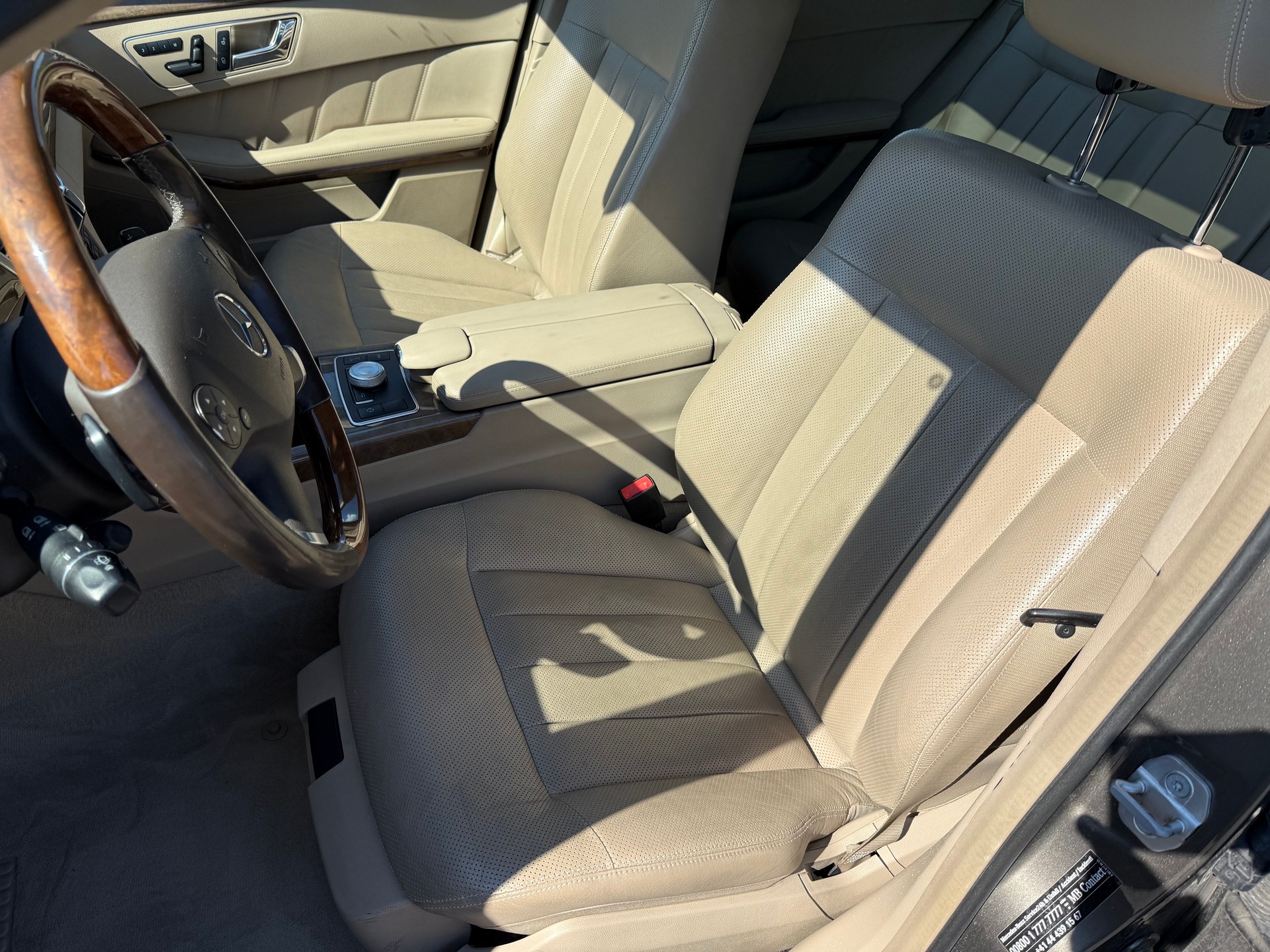 MERCEDES-BENZ E 350 CDI BlueEfficiency Elégance 4Matic 7G-Tronic-image-10