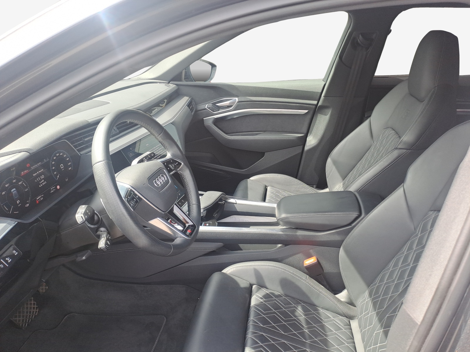 AUDI e-tron S quattro-image-8