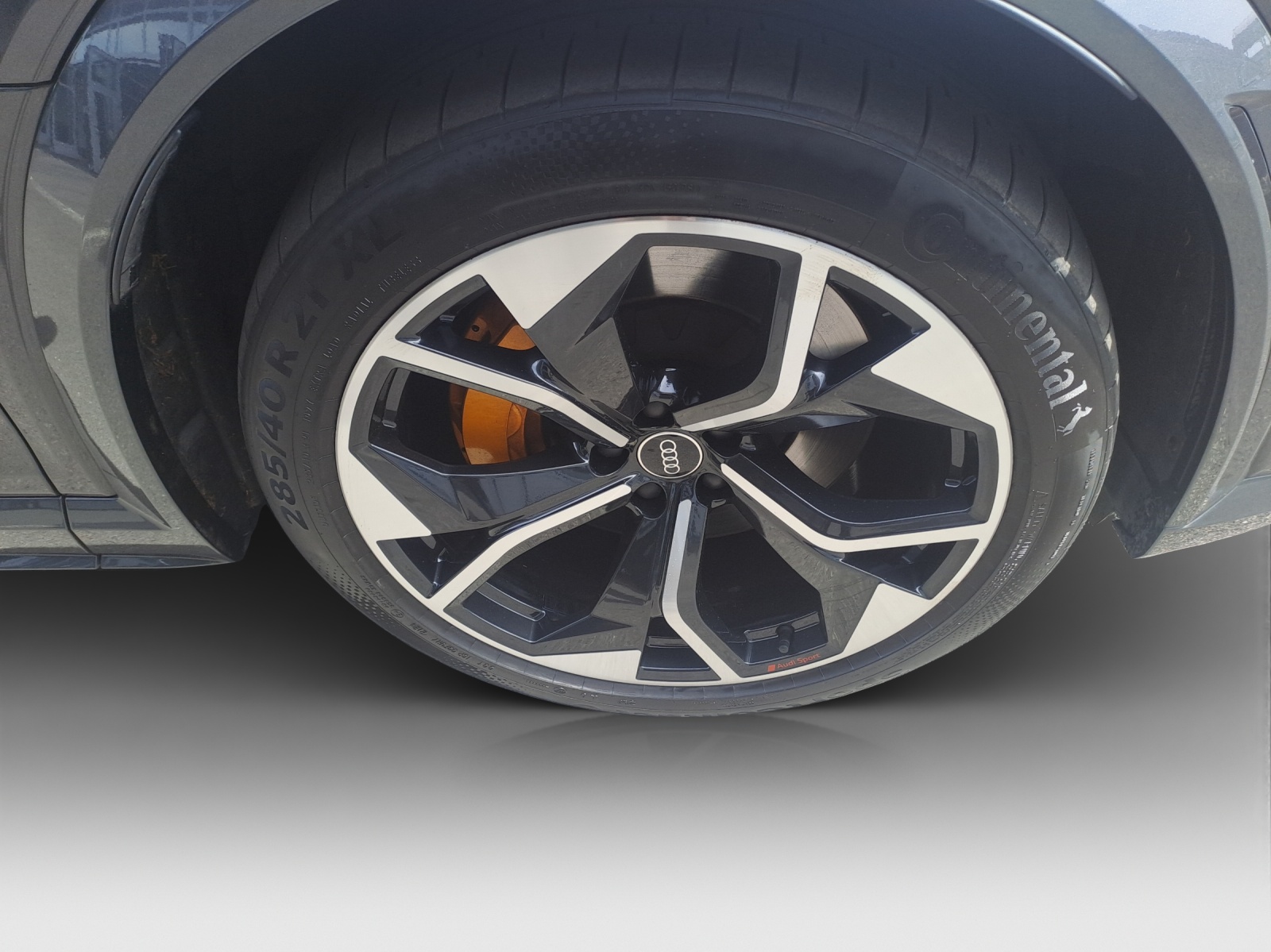 AUDI e-tron S quattro-image-15