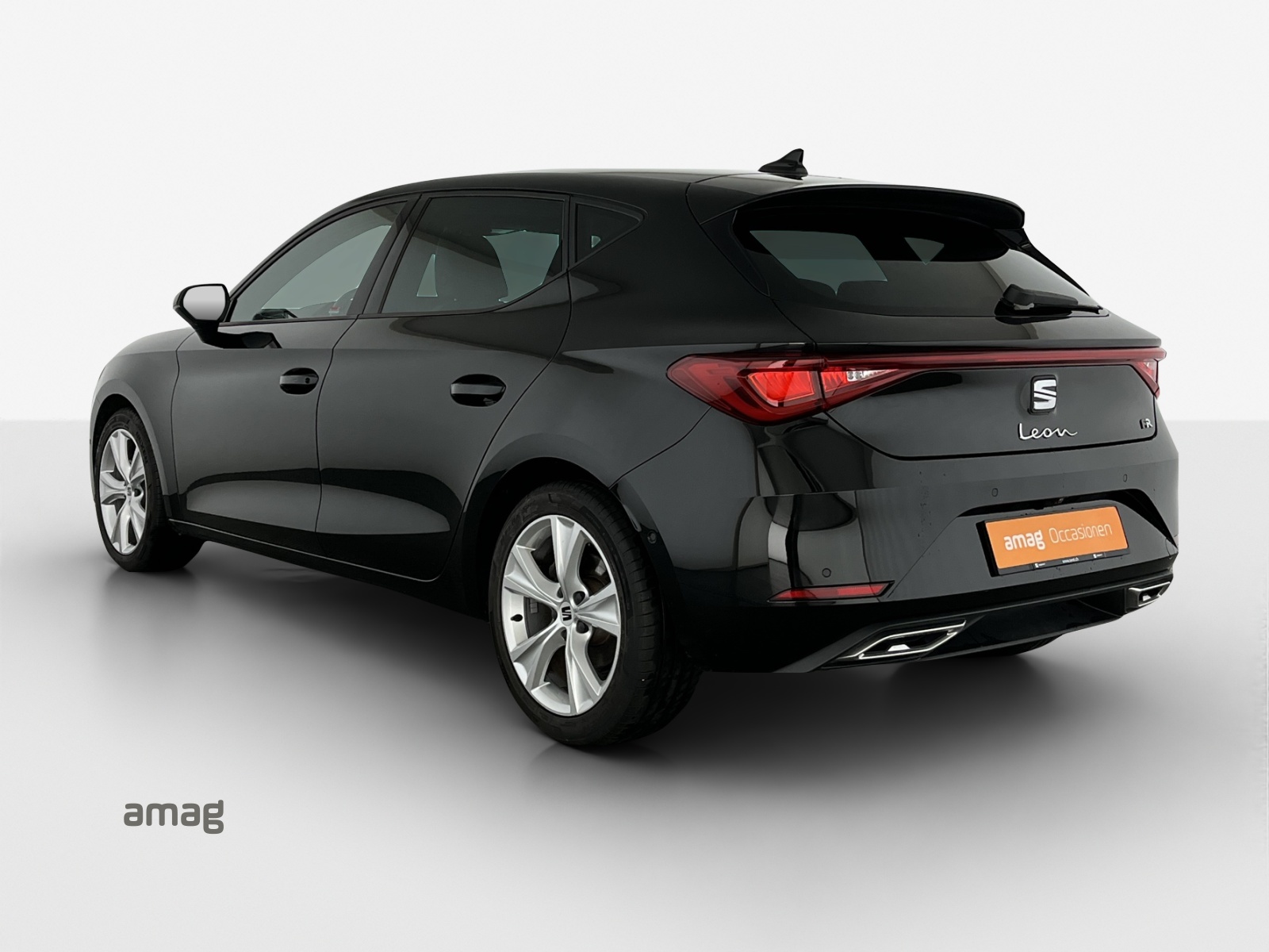 SEAT Leon 1.5 eTSI mHEV DSG FR-image-2