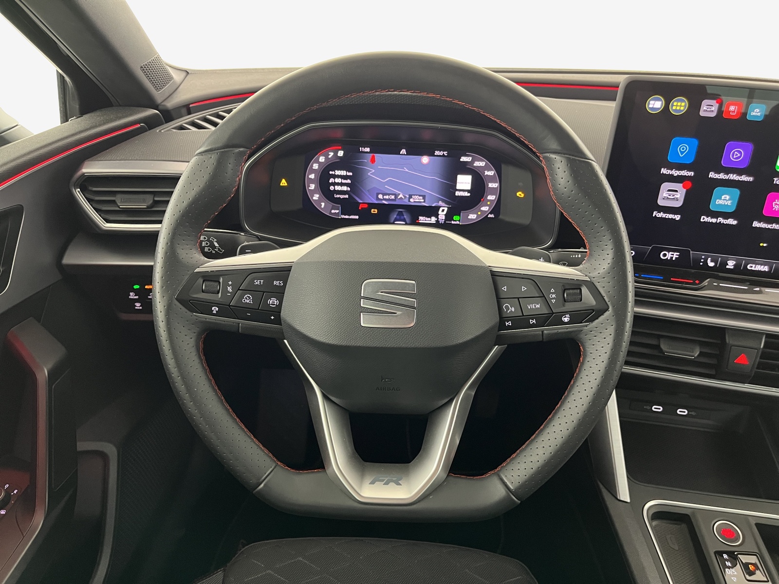 SEAT Leon 1.5 eTSI mHEV DSG FR-image-9