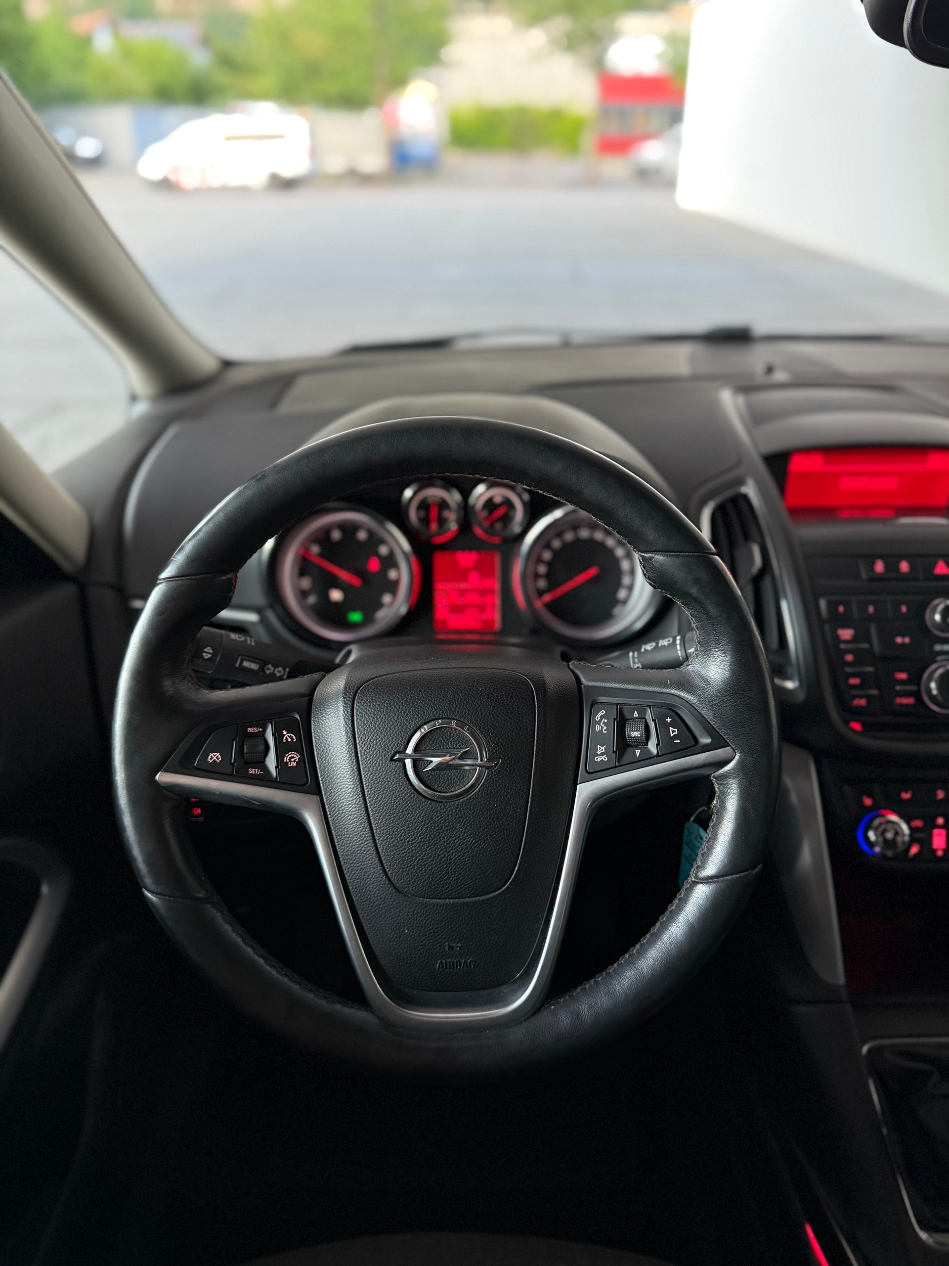 OPEL Zafira Tourer 1.6 CDTi Cosmo-image-12