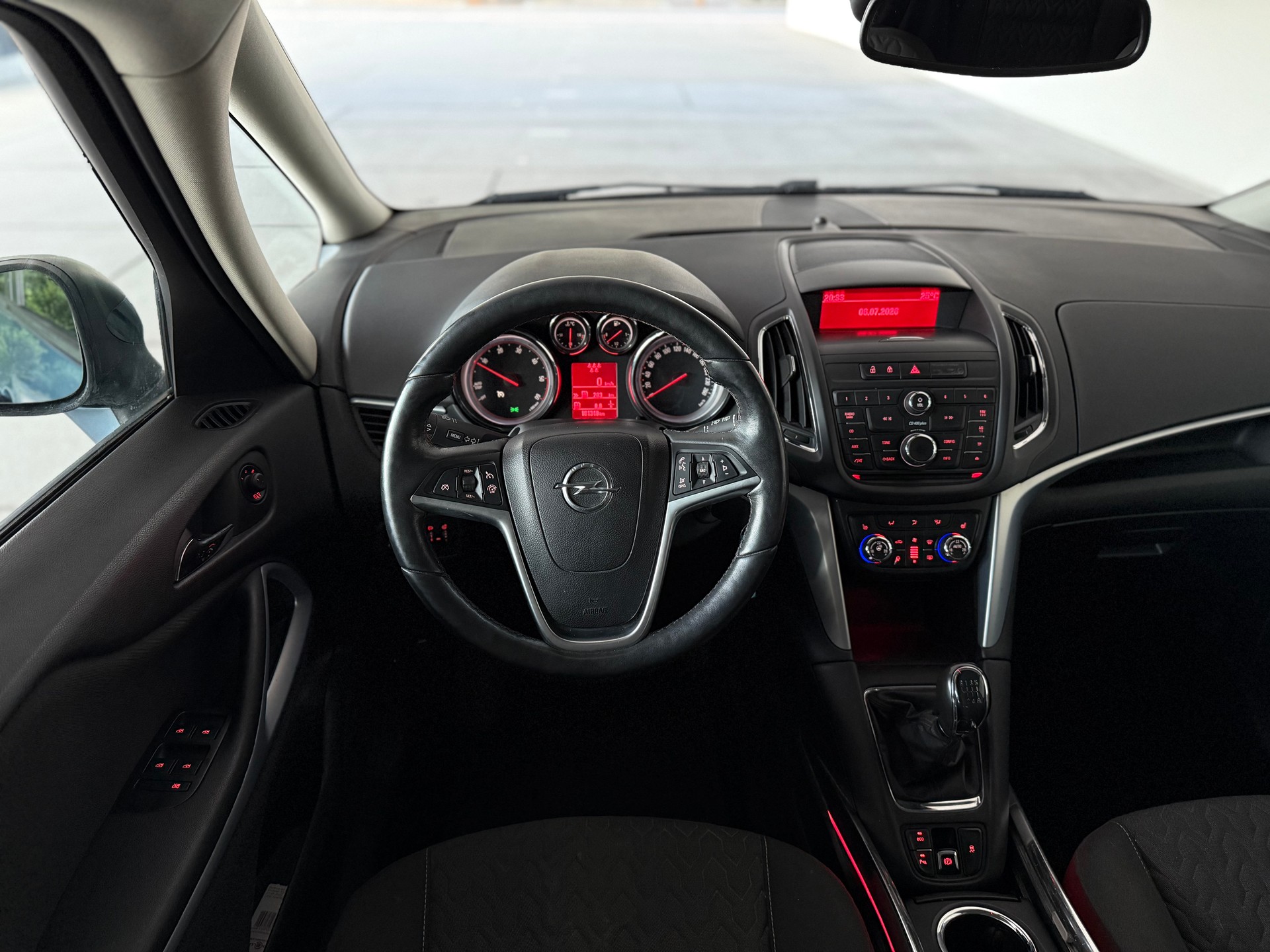 OPEL Zafira Tourer 1.6 CDTi Cosmo-image-9