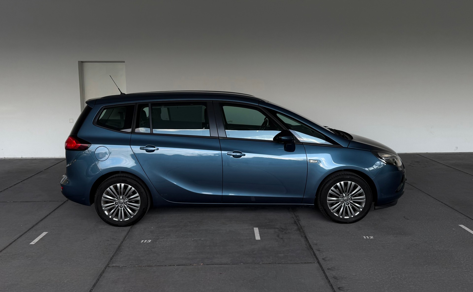 OPEL Zafira Tourer 1.6 CDTi Cosmo-image-1