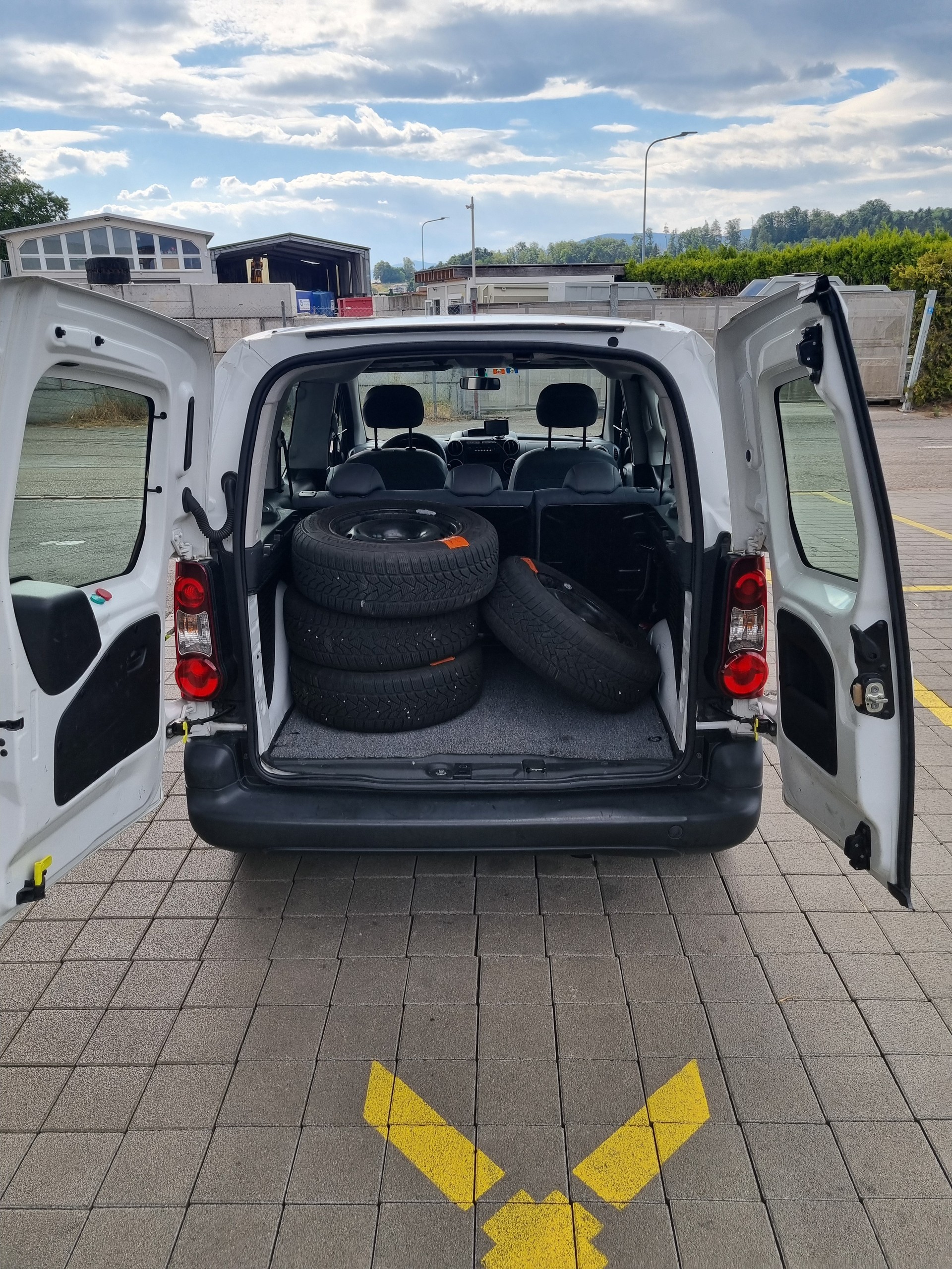 CITROEN Berlingo 1.6 16V Attraction-image-3