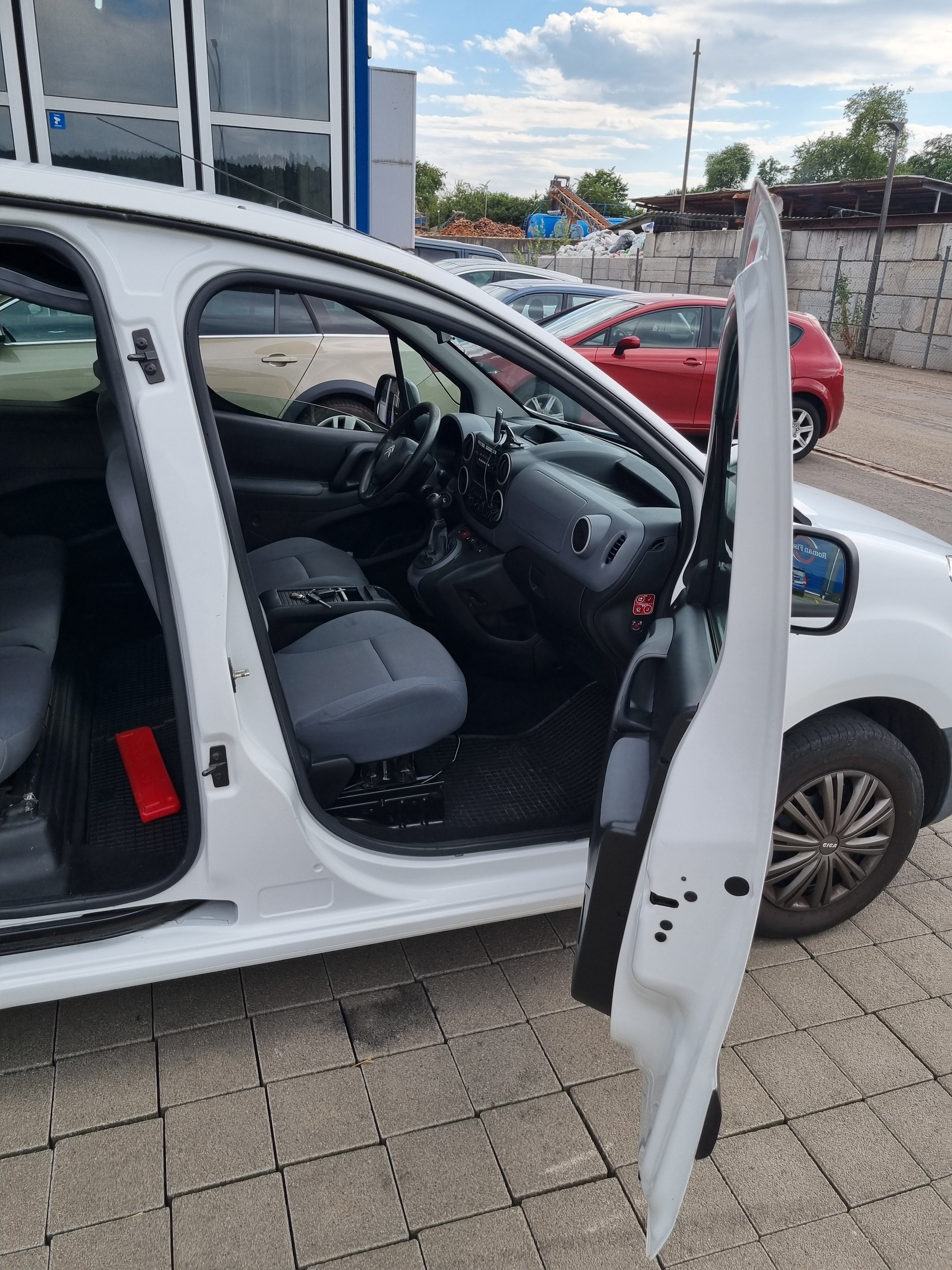 CITROEN Berlingo 1.6 16V Attraction-image-6