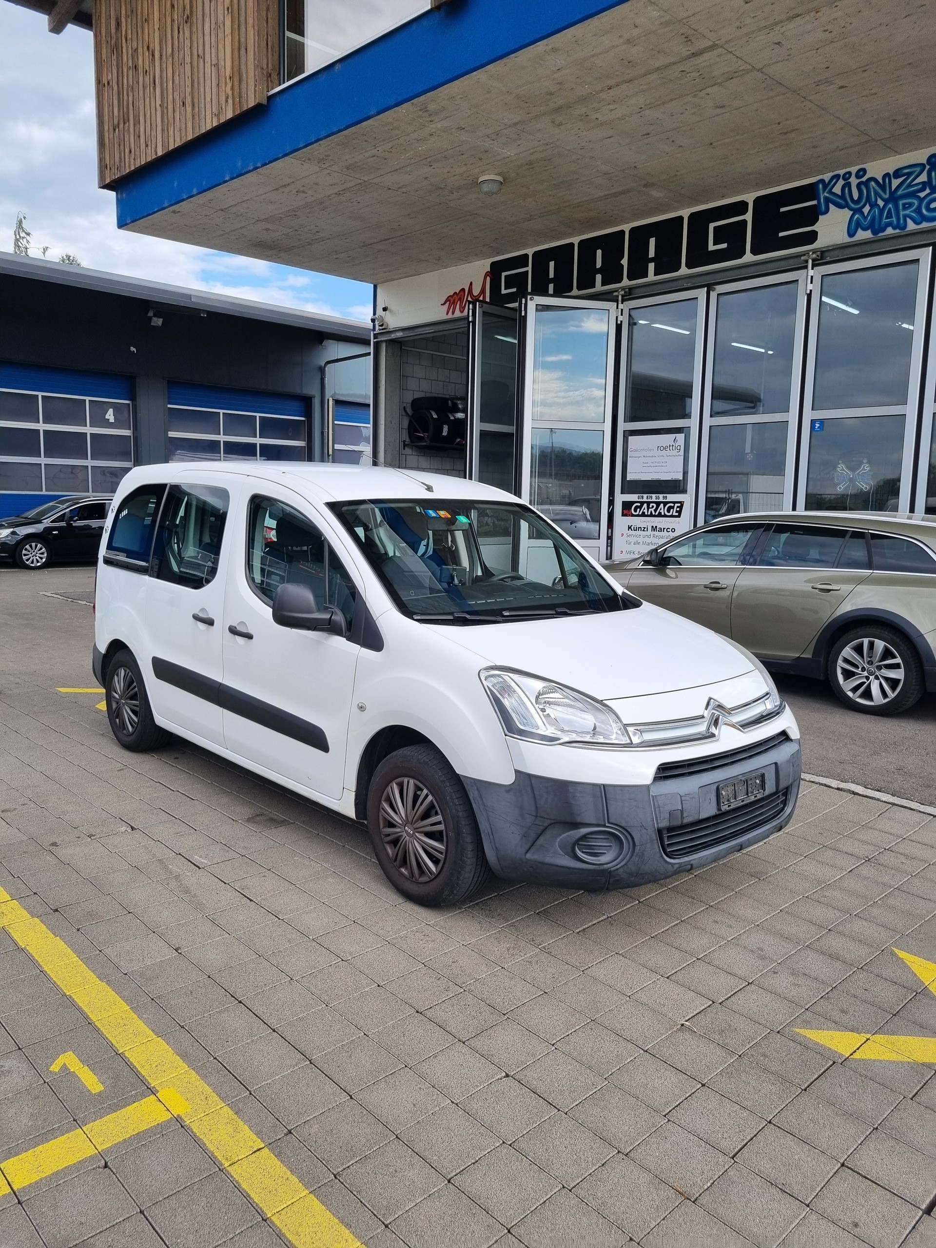 CITROEN Berlingo 1.6 16V Attraction-image-0
