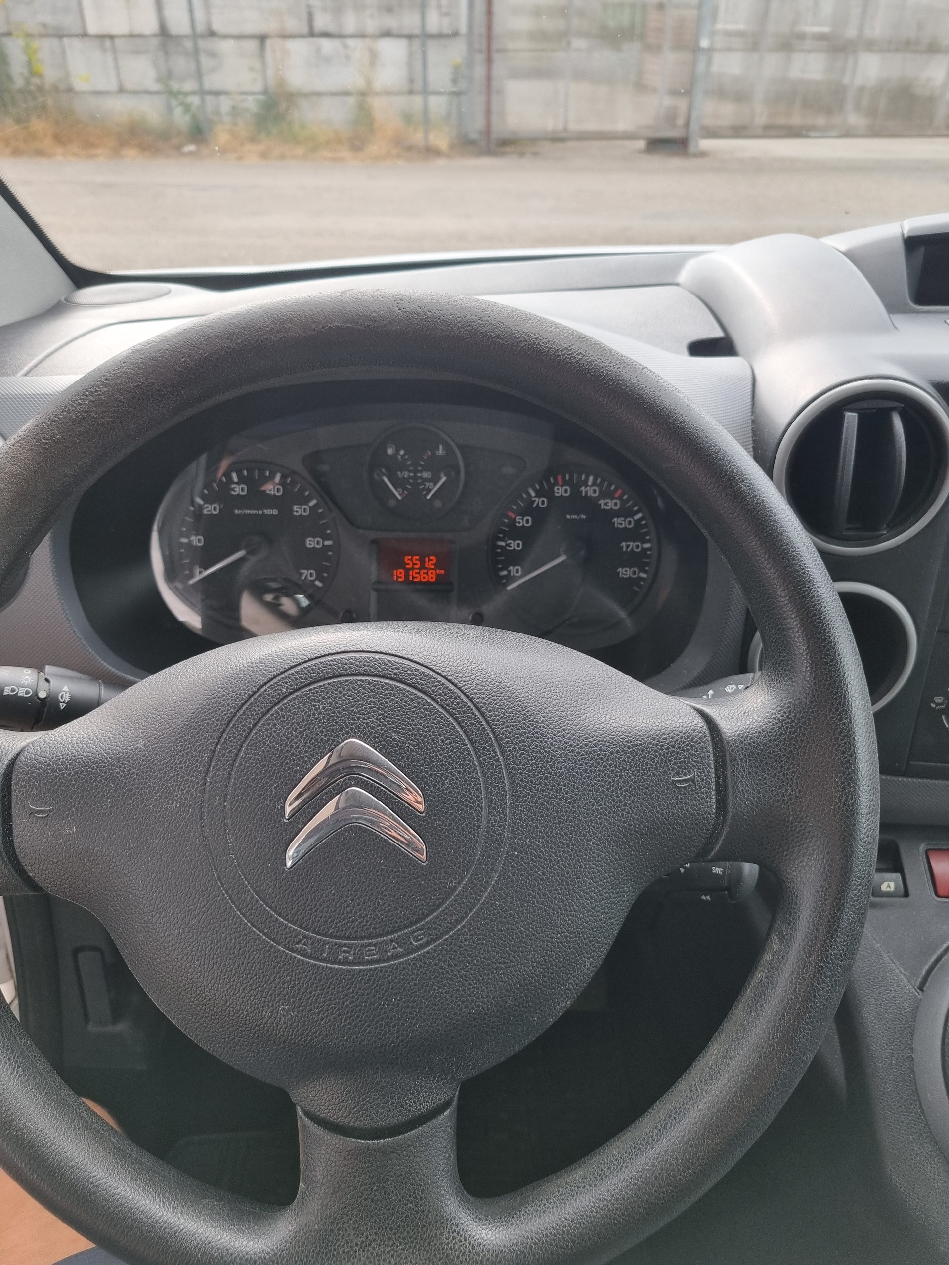 CITROEN Berlingo 1.6 16V Attraction-image-8