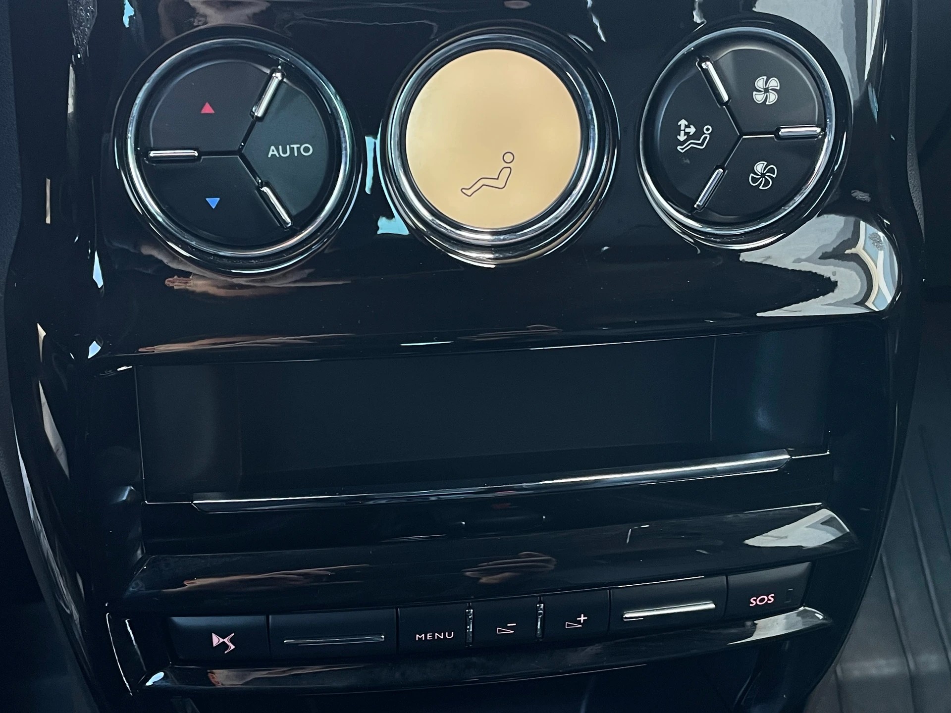 DS AUTOMOBILES DS 3 1.2 PureTech Faubourg Addict EAT-image-8