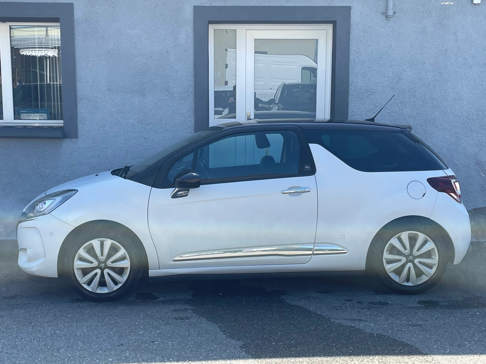 DS AUTOMOBILES DS 3 1.2 PureTech Faubourg Addict EAT-image-2