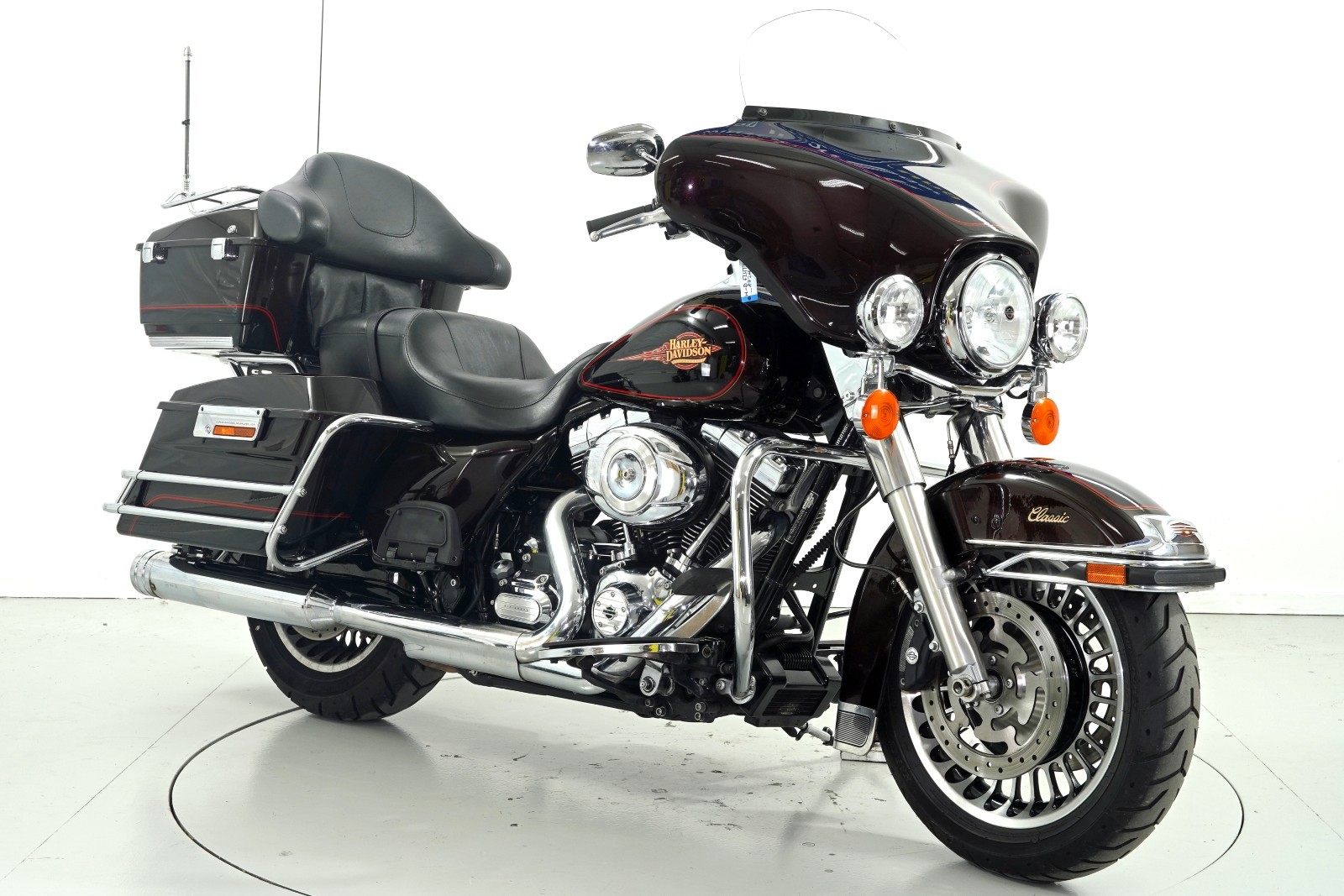 HARLEY-DAVIDSON FLHTC-showroom-element-1