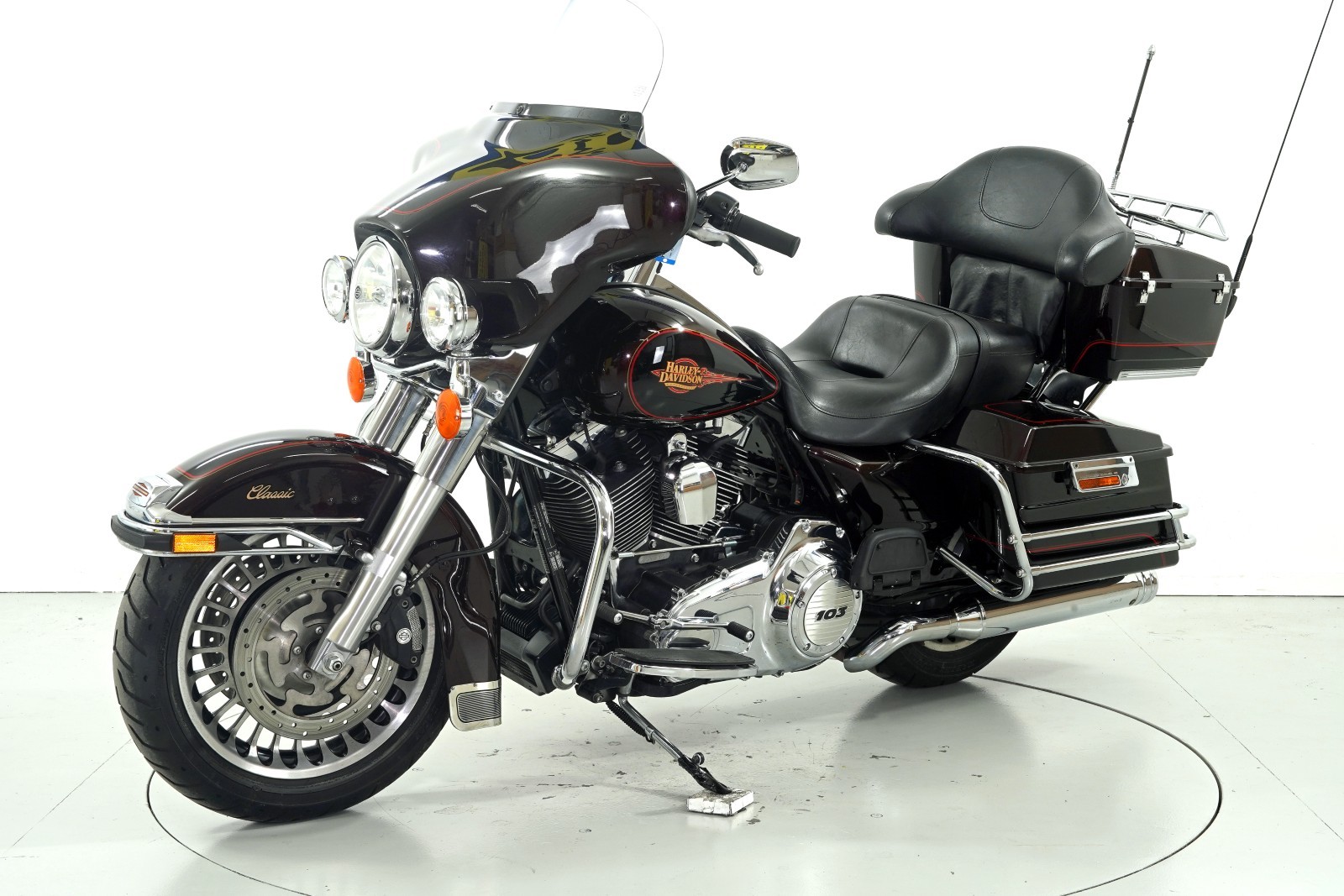 HARLEY-DAVIDSON FLHTC-showroom-element-2