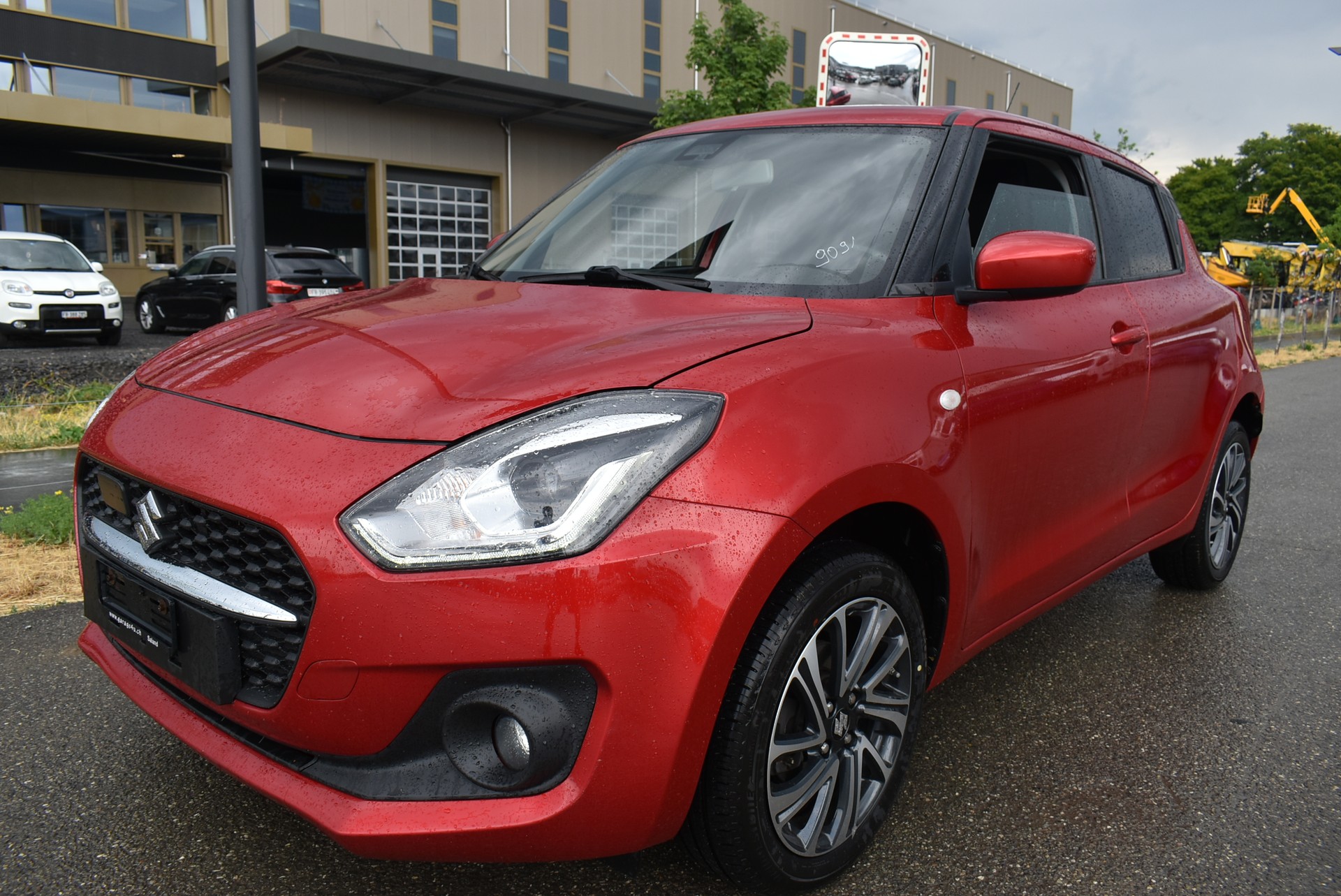 SUZUKI Swift 1.2 Compact + 4x4 Hybrid-image-0