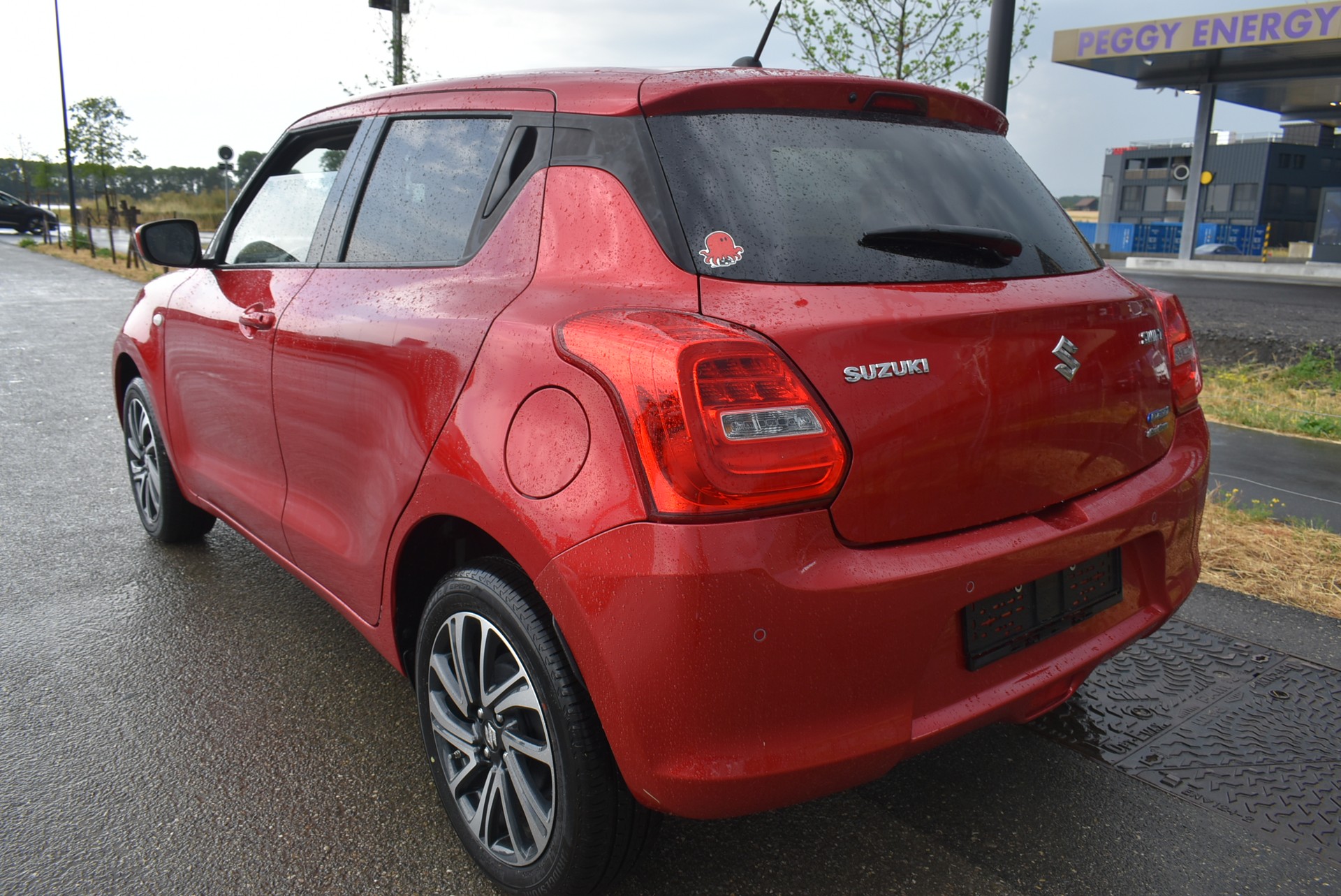SUZUKI Swift 1.2 Compact + 4x4 Hybrid-image-5