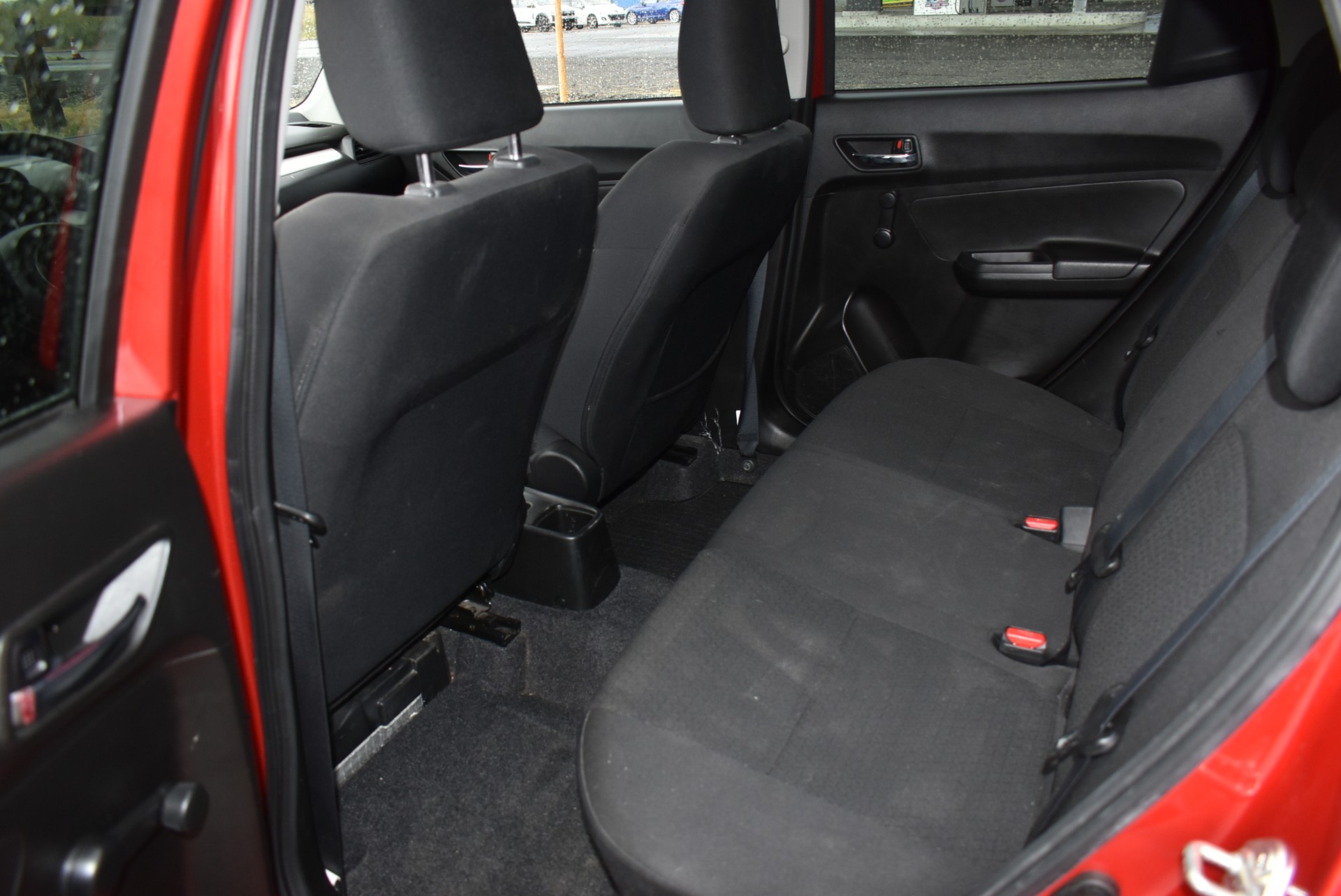 SUZUKI Swift 1.2 Compact + 4x4 Hybrid-image-3