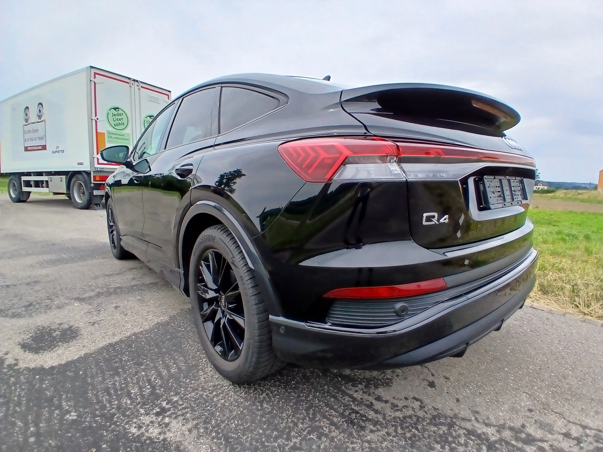 AUDI Q4 Sportback e-tron 40-image-2