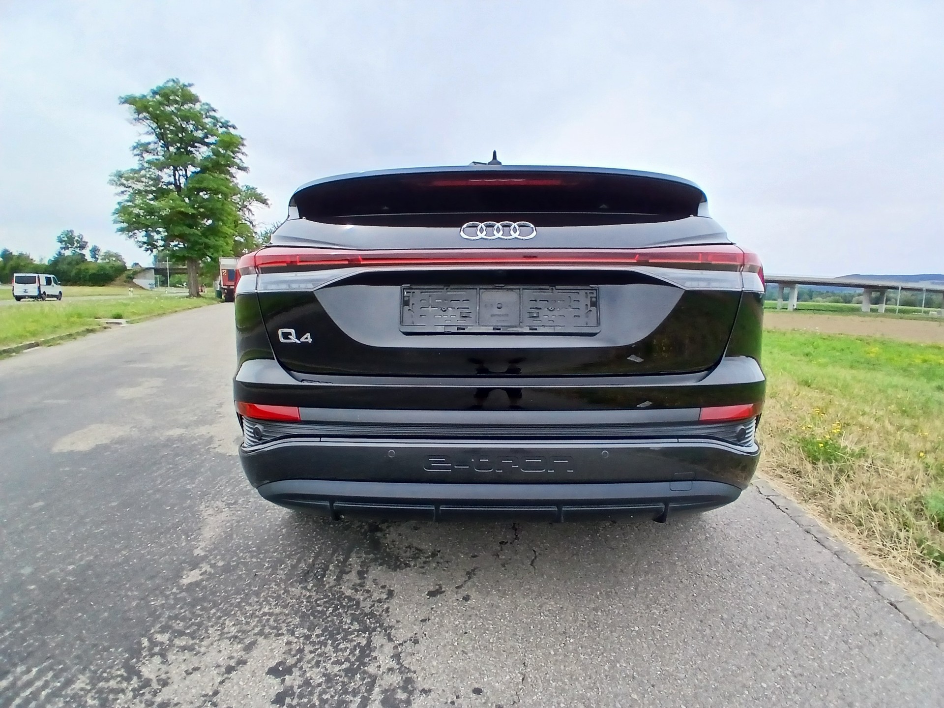 AUDI Q4 Sportback e-tron 40-image-3