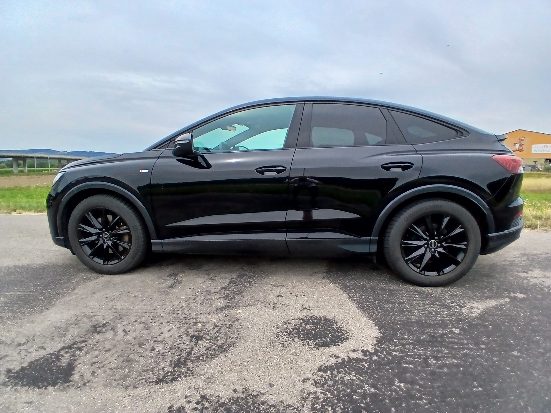 AUDI Q4 Sportback e-tron 40-image-1