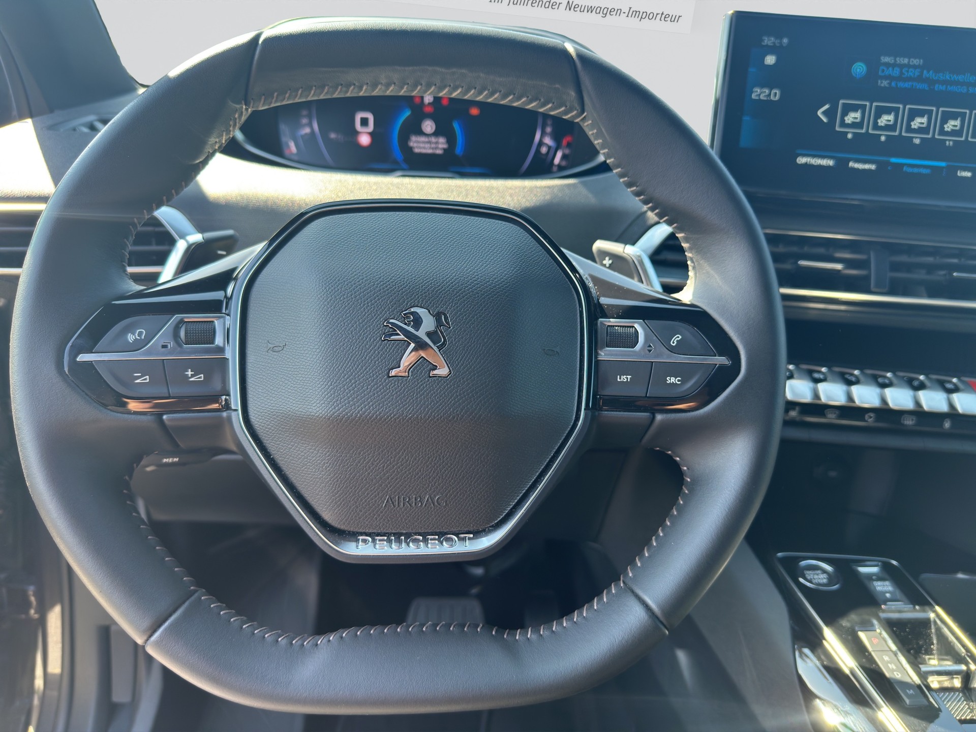 PEUGEOT 3008 1.2 PureTech Allure Pack EAT8-image-10