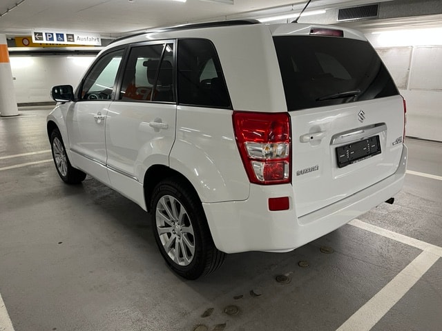 SUZUKI Gr. Vitara 2.4 16V GL Top Sergio Cellano Aut.-image-1