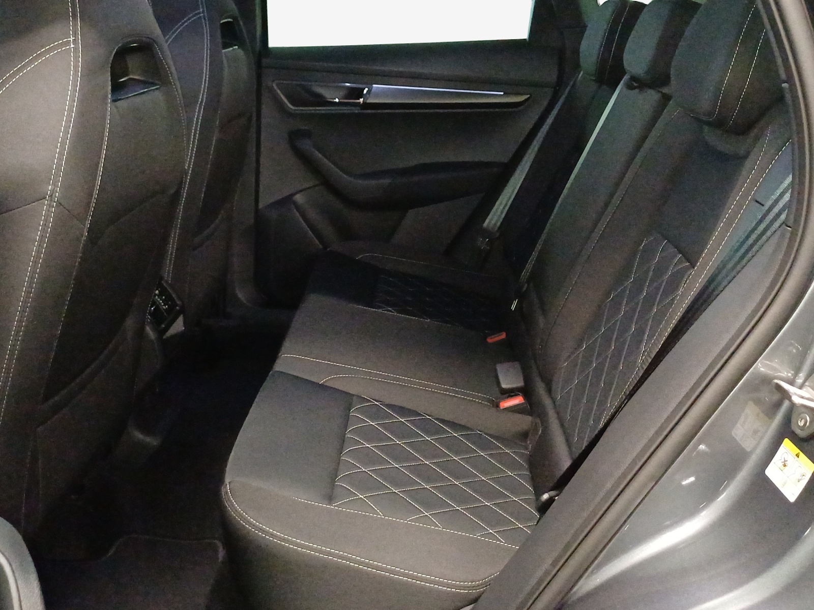 SKODA Karoq 2.0 TSI SportLine 4x4 DSG-image-11