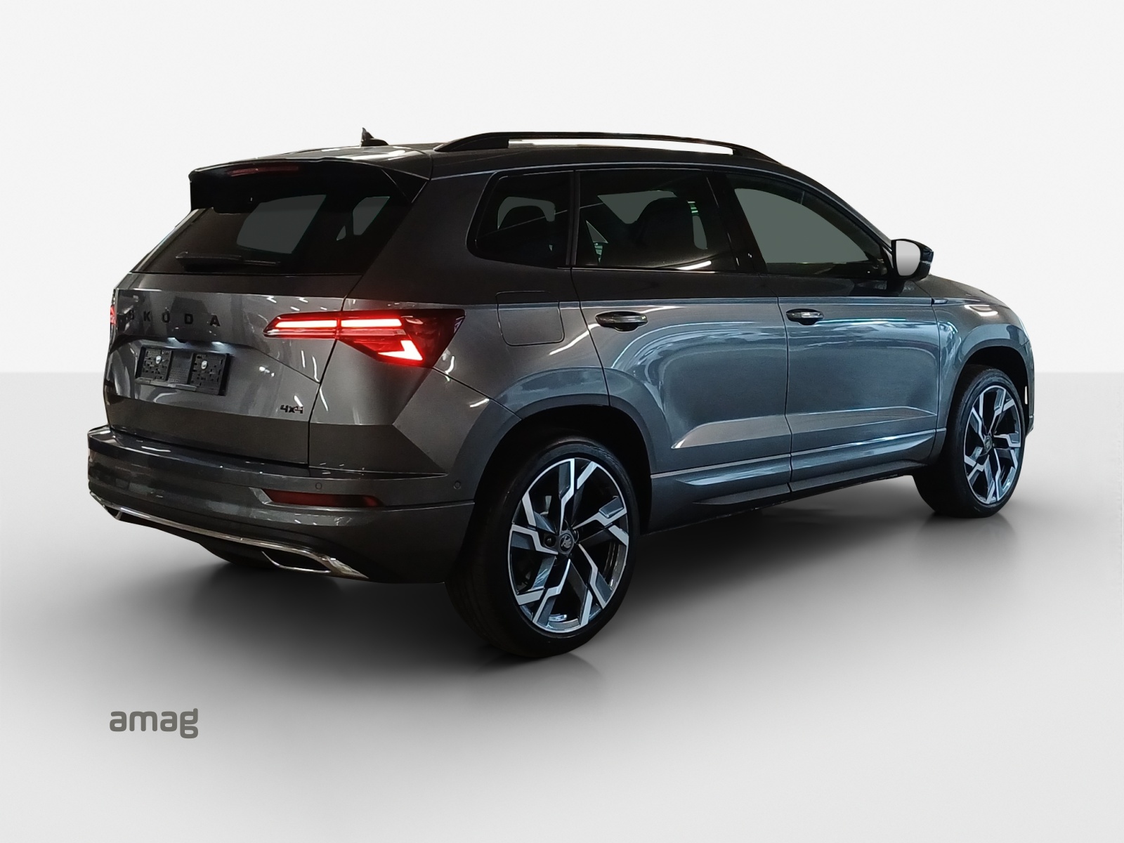 SKODA Karoq 2.0 TSI SportLine 4x4 DSG-image-4