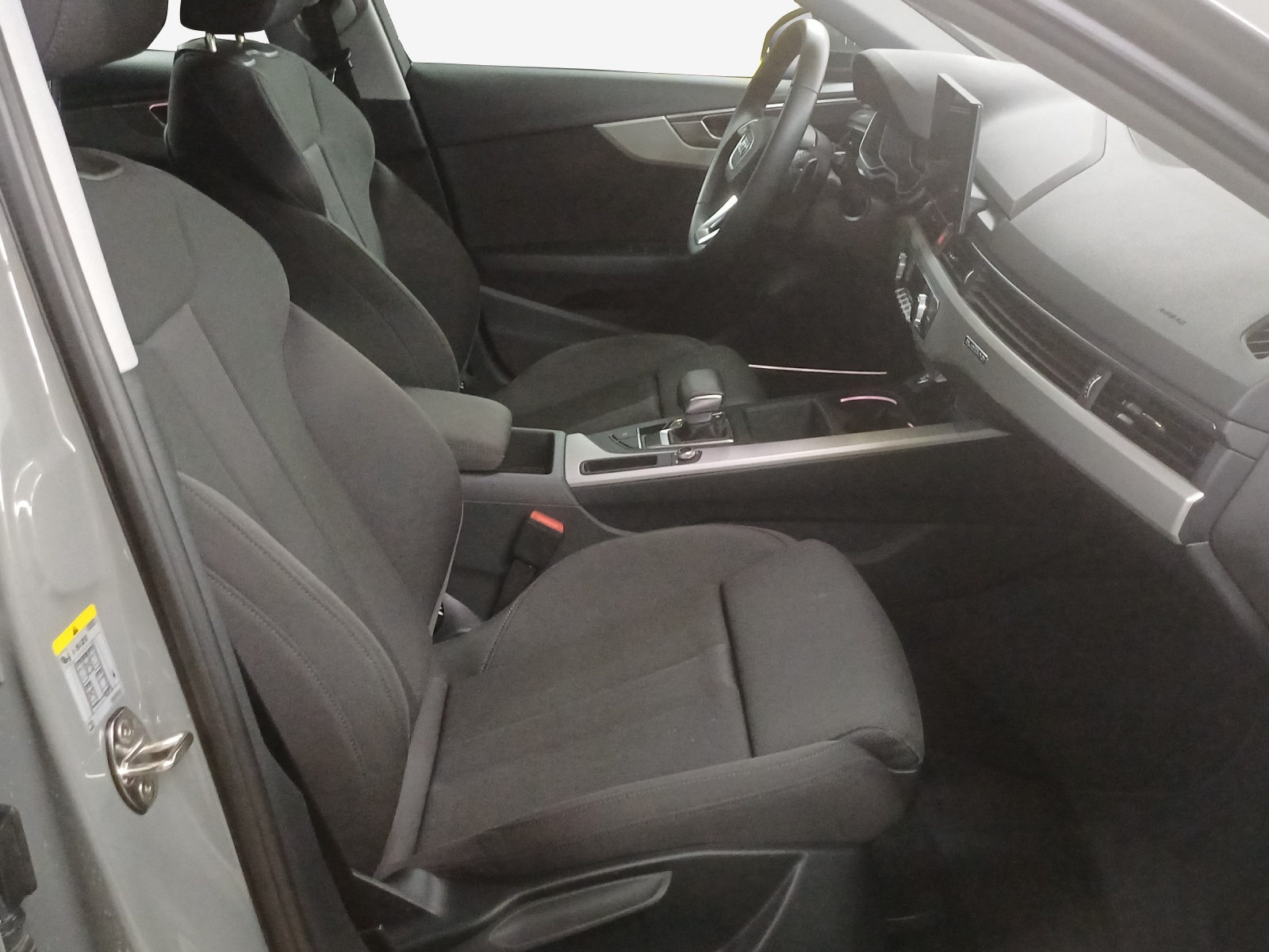 AUDI A4 Avant 40 TDI S line quattro S-tronic-image-13