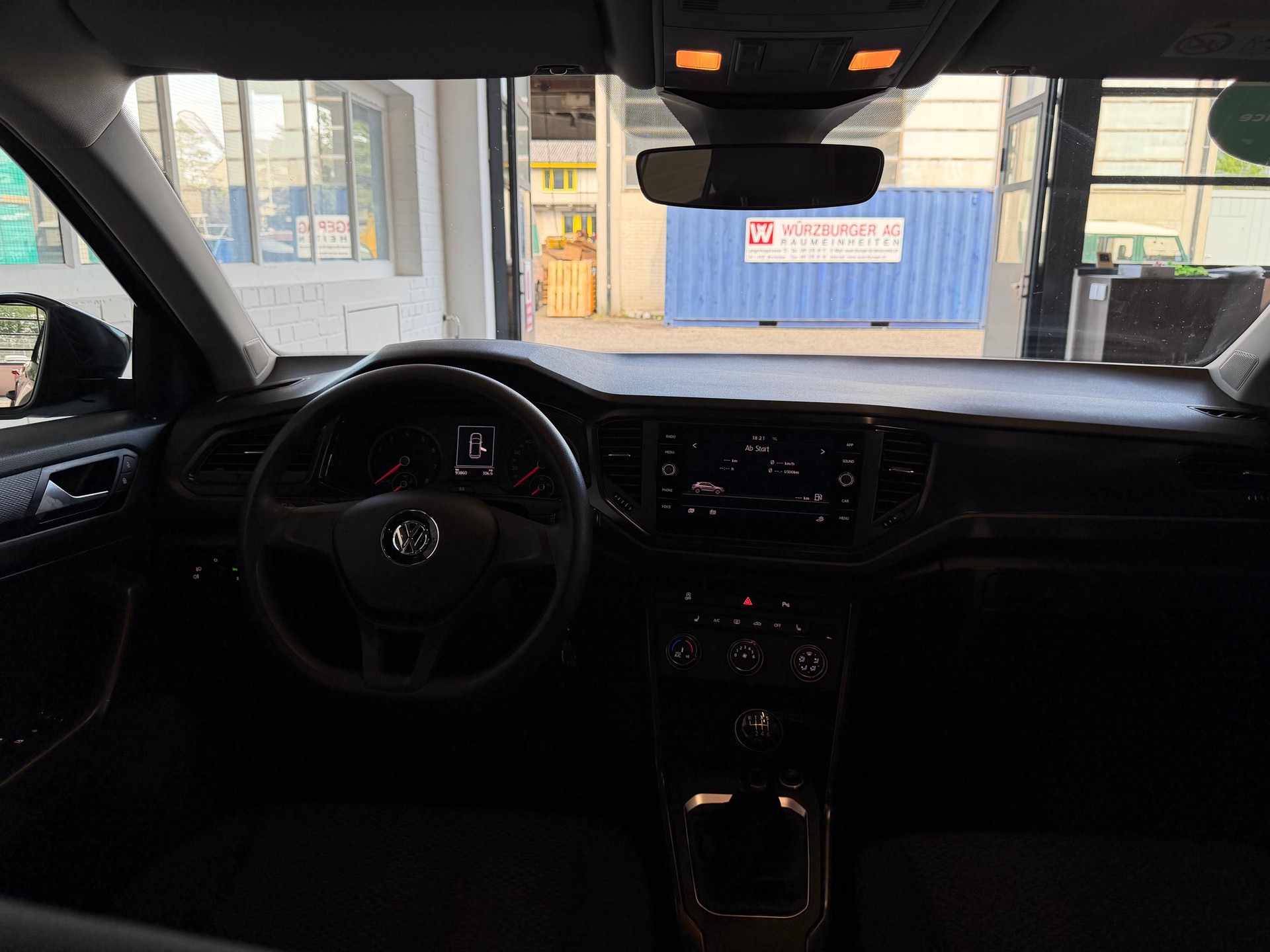 VW T-Roc 1.0 TSI-image-16