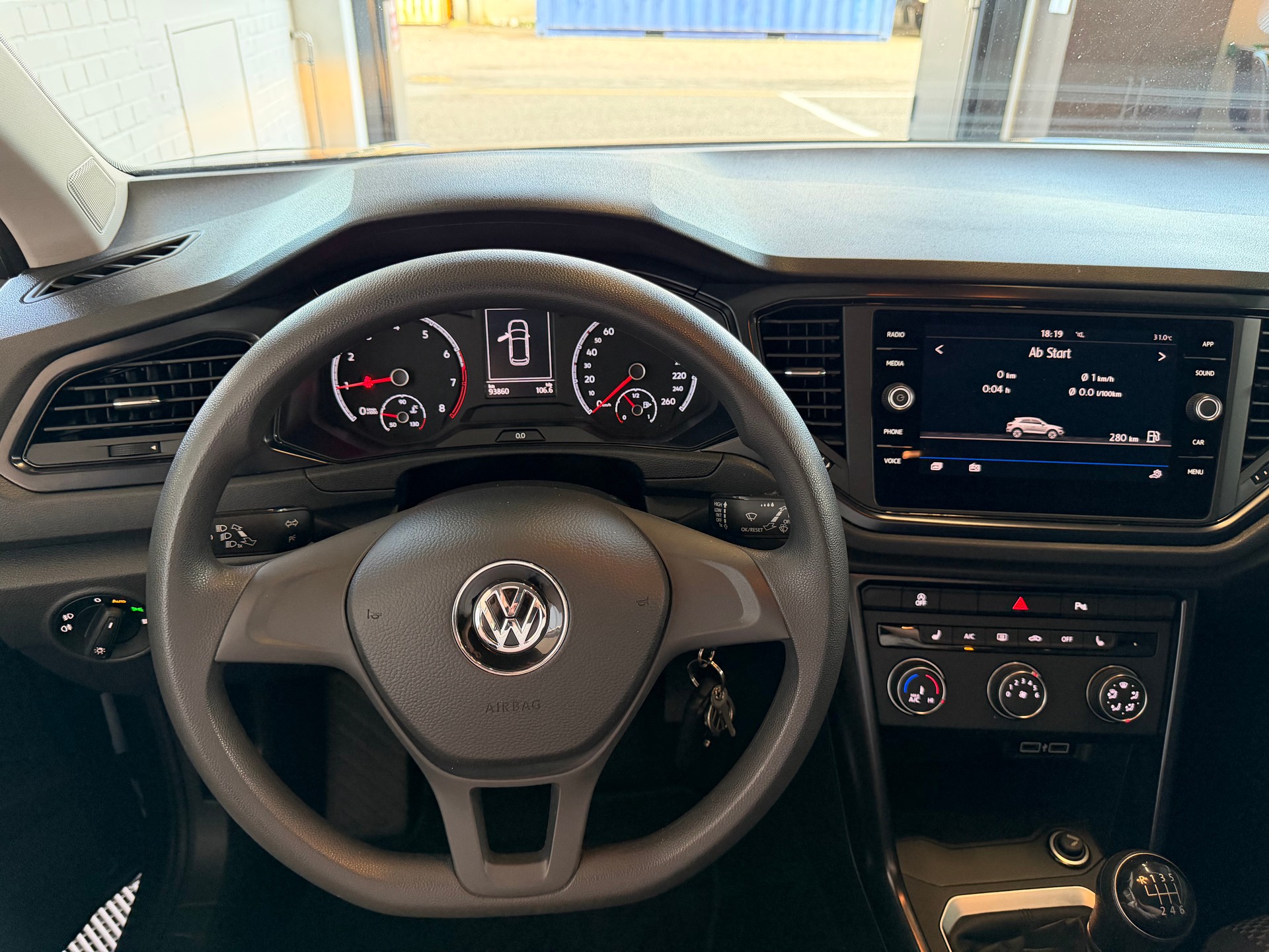 VW T-Roc 1.0 TSI-image-18