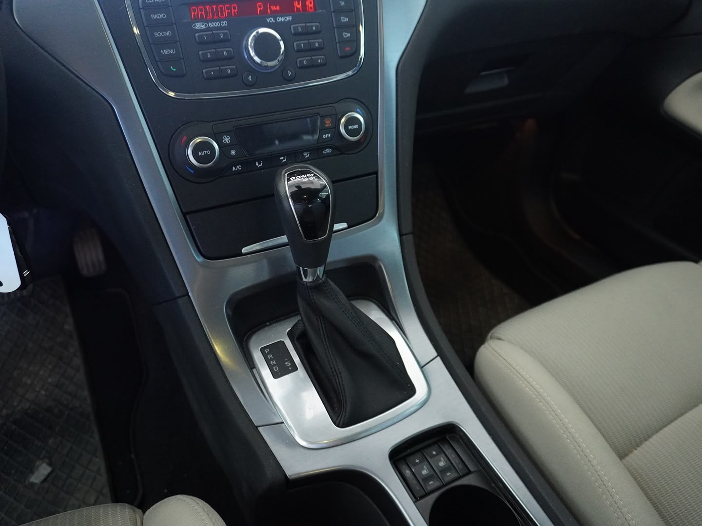 FORD Mondeo 2.0 EcoBoost SCTi Titanium PowerShift-image-6