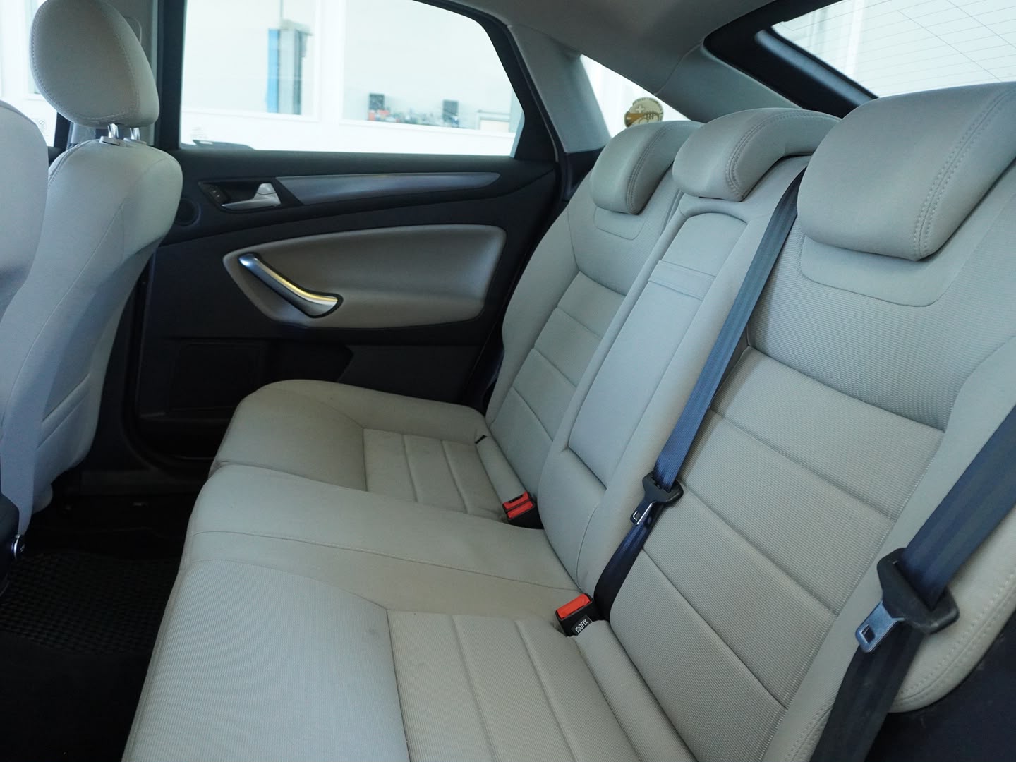 FORD Mondeo 2.0 EcoBoost SCTi Titanium PowerShift-image-4