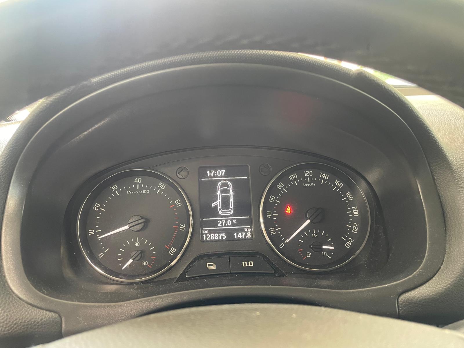 SKODA Fabia 1.2 TSI Ambition Plus-image-7