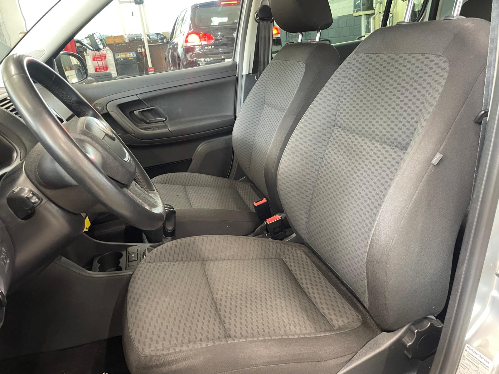 SKODA Fabia 1.2 TSI Ambition Plus-image-8