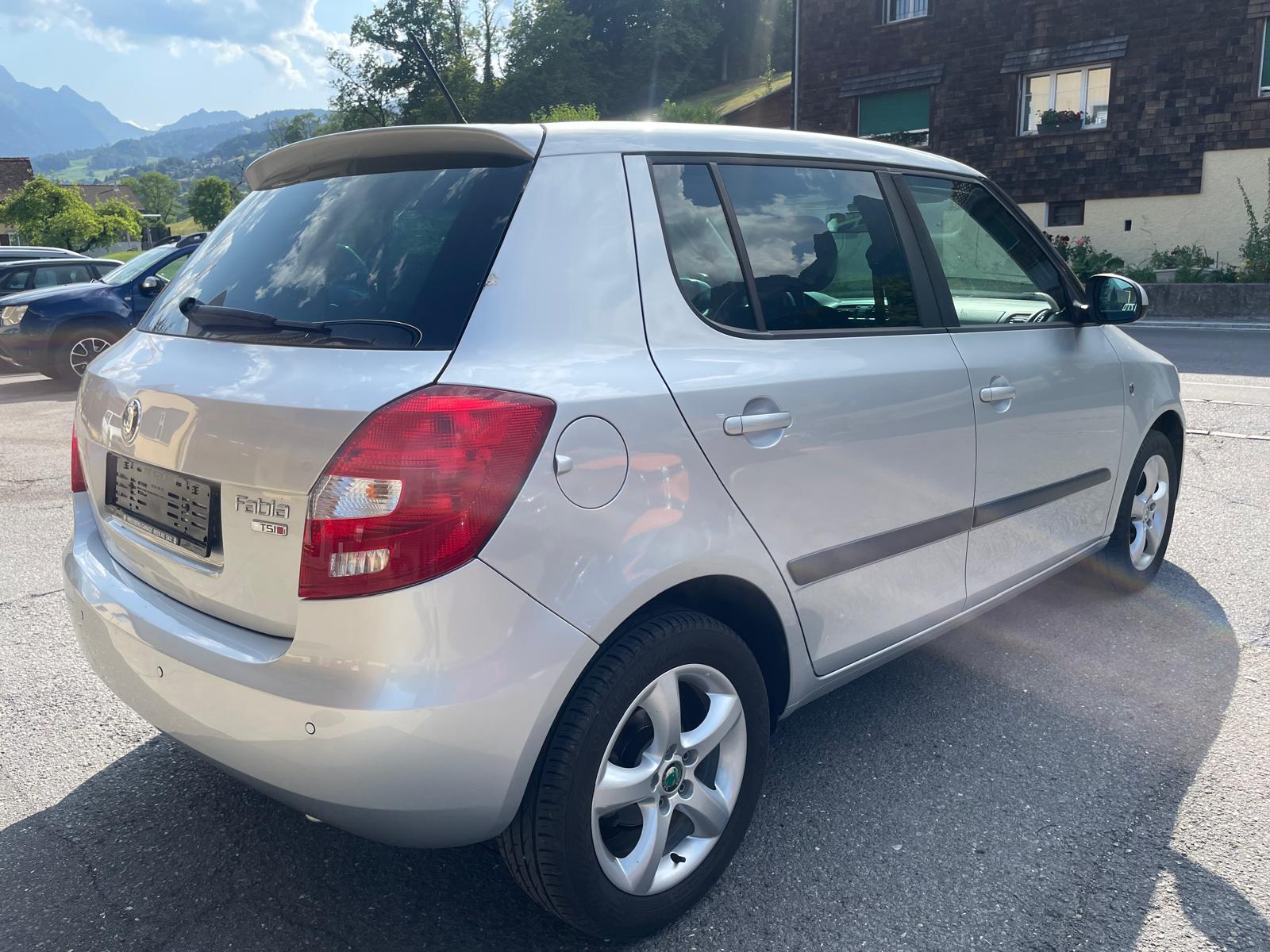 SKODA Fabia 1.2 TSI Ambition Plus-image-3