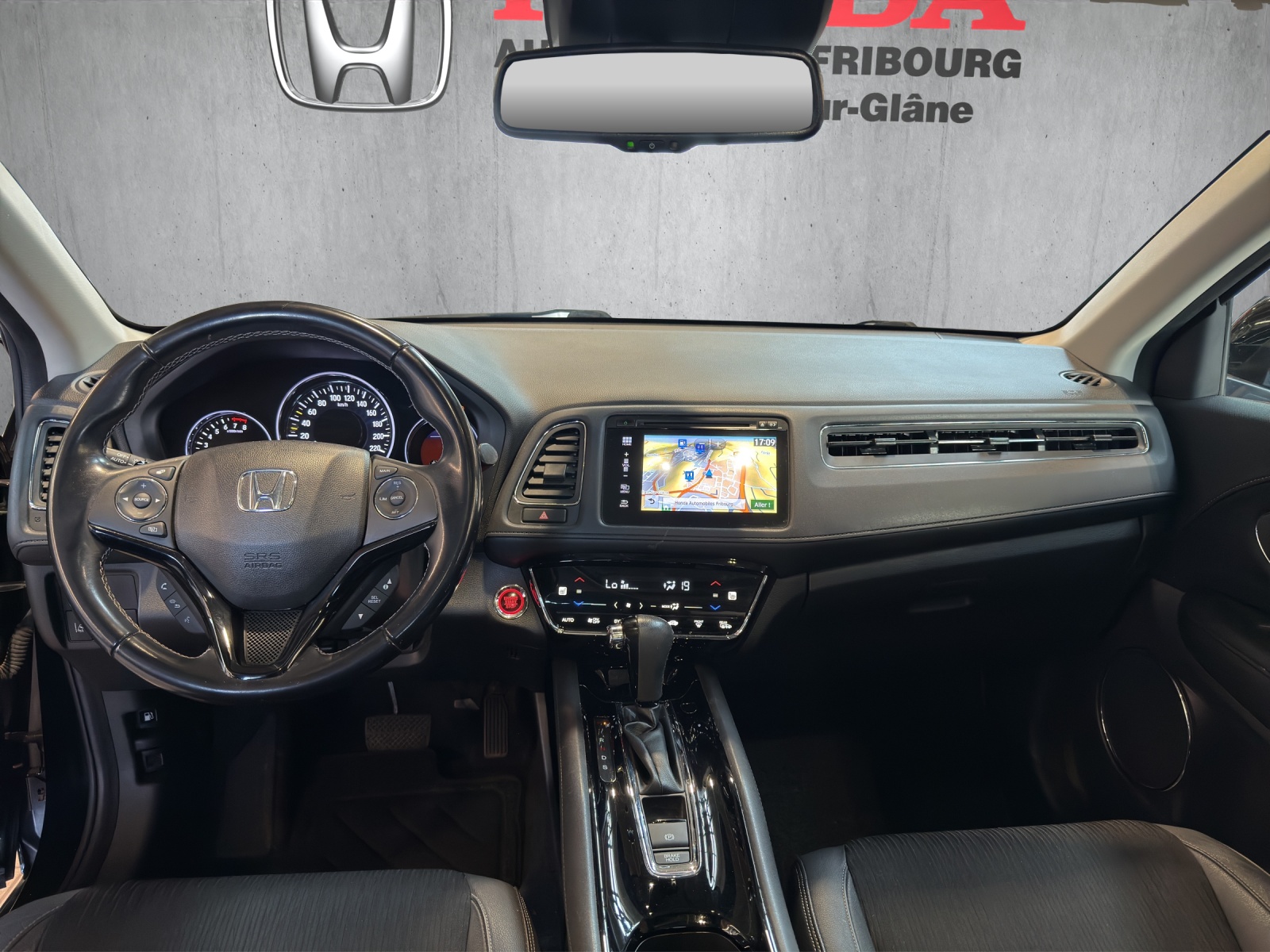 HONDA HR-V 1.5i-VTEC Executive-image-10