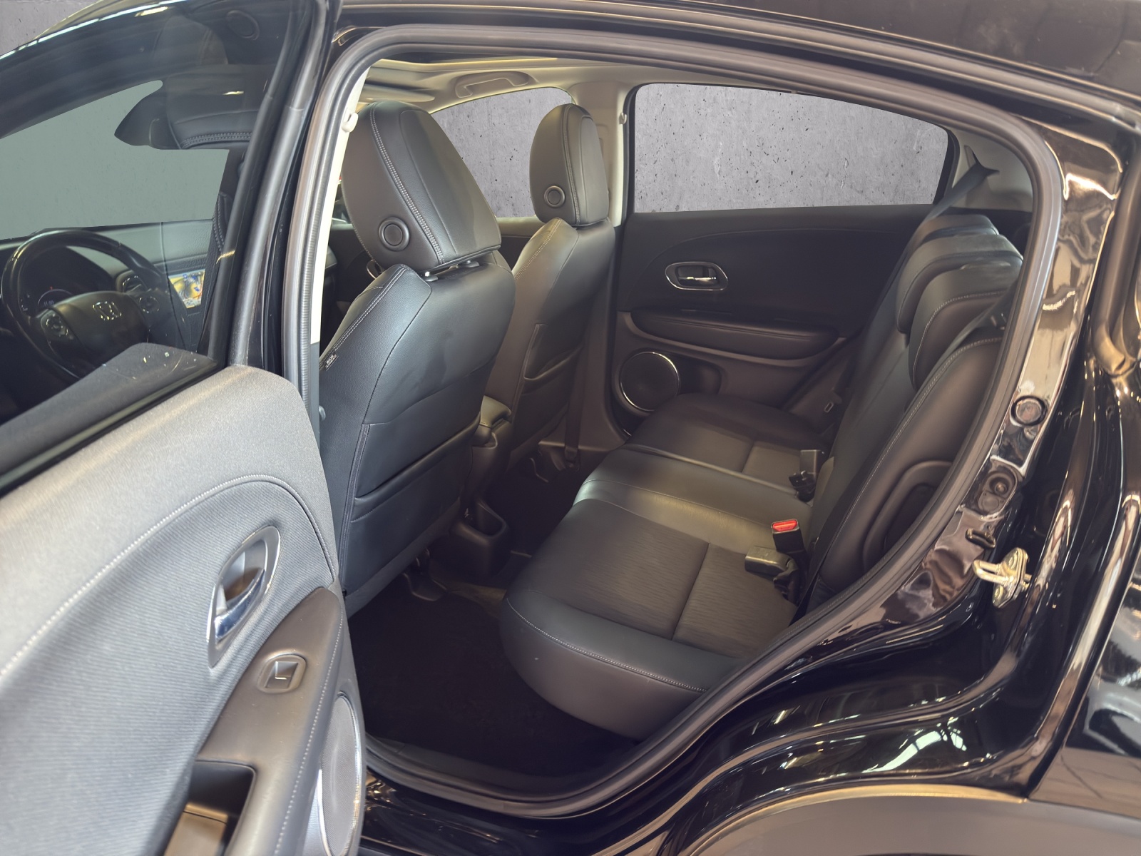 HONDA HR-V 1.5i-VTEC Executive-image-17