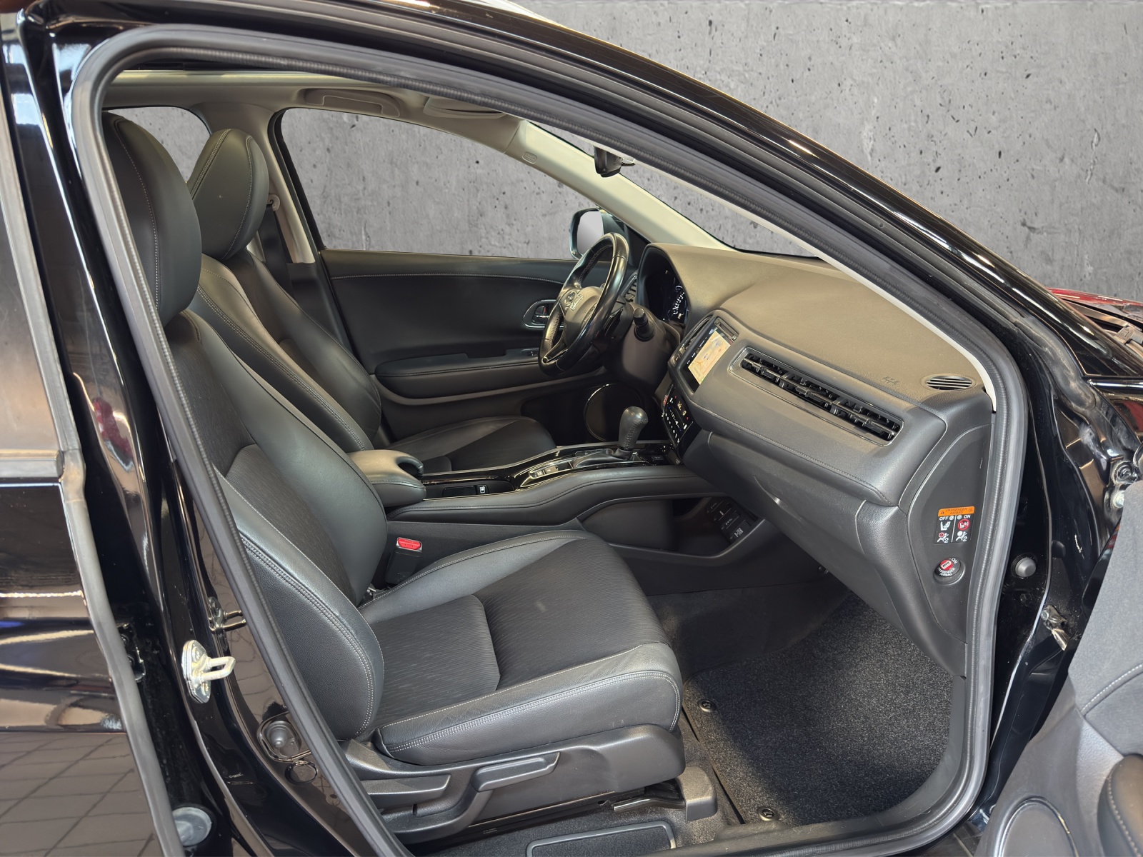 HONDA HR-V 1.5i-VTEC Executive-image-18