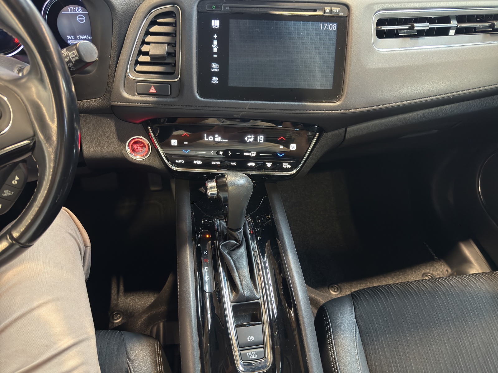 HONDA HR-V 1.5i-VTEC Executive-image-9