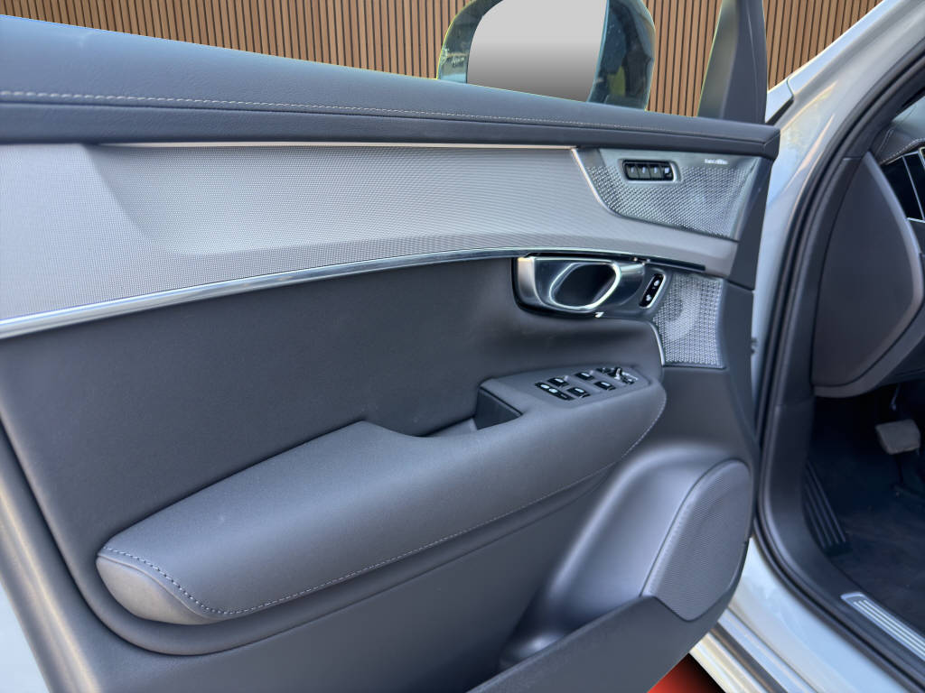 VOLVO XC90 2.0 T8 TE Black Edition eAWD-image-20