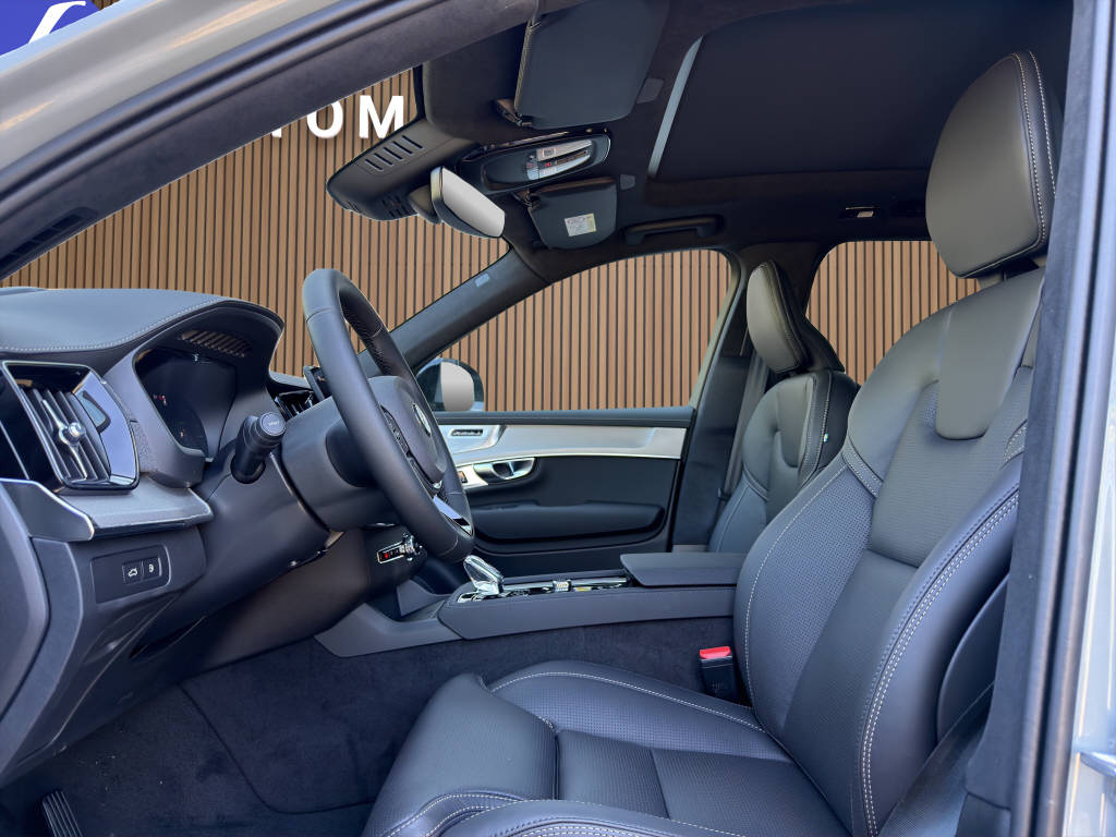 VOLVO XC90 2.0 T8 TE Black Edition eAWD-image-11