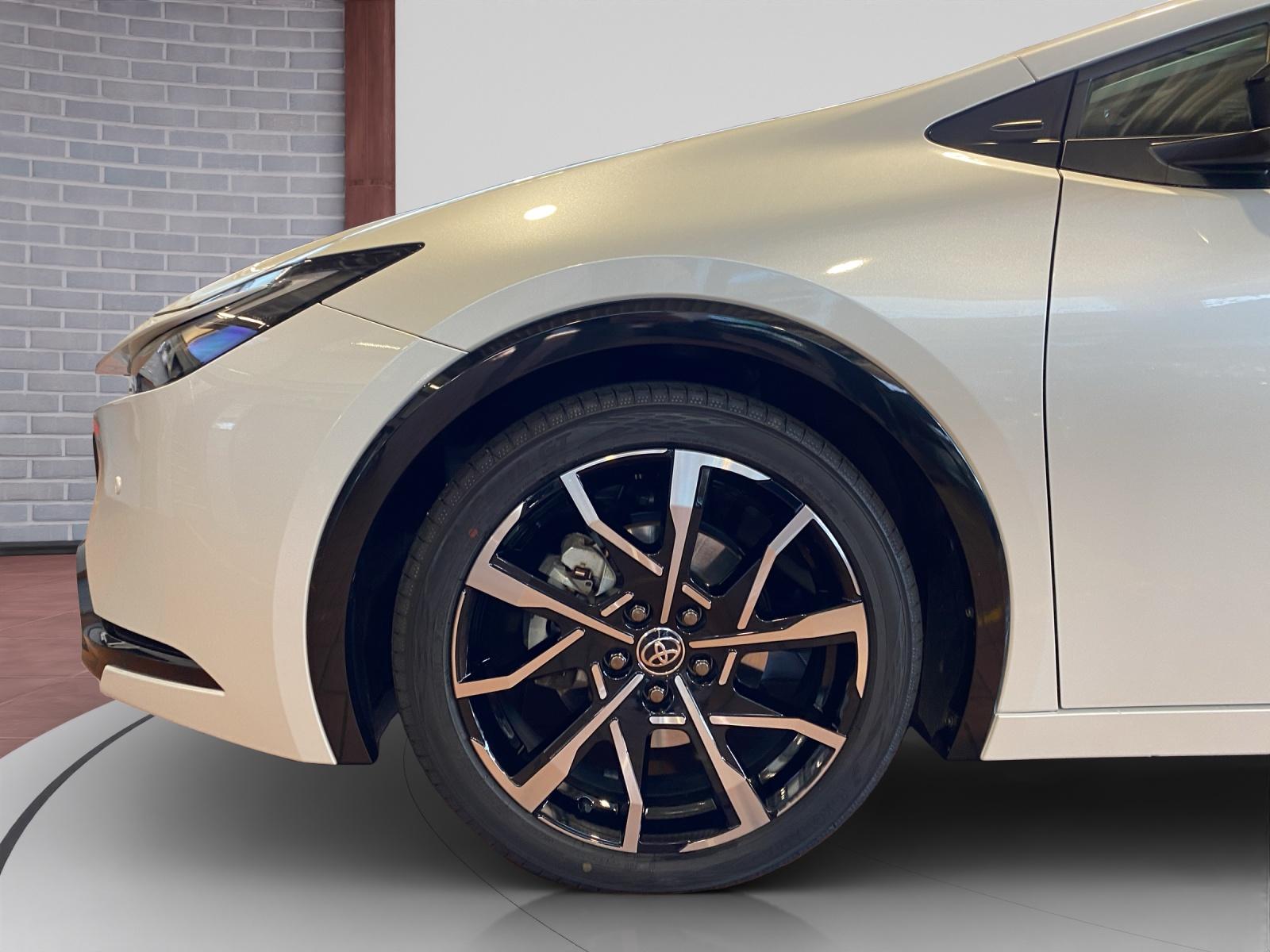 TOYOTA Prius 2.0 Plug-In-Hybrid Style inkl. Winterräder und Gratisservice 4 Jahre / 60000 Km ab 1. IV-image-9