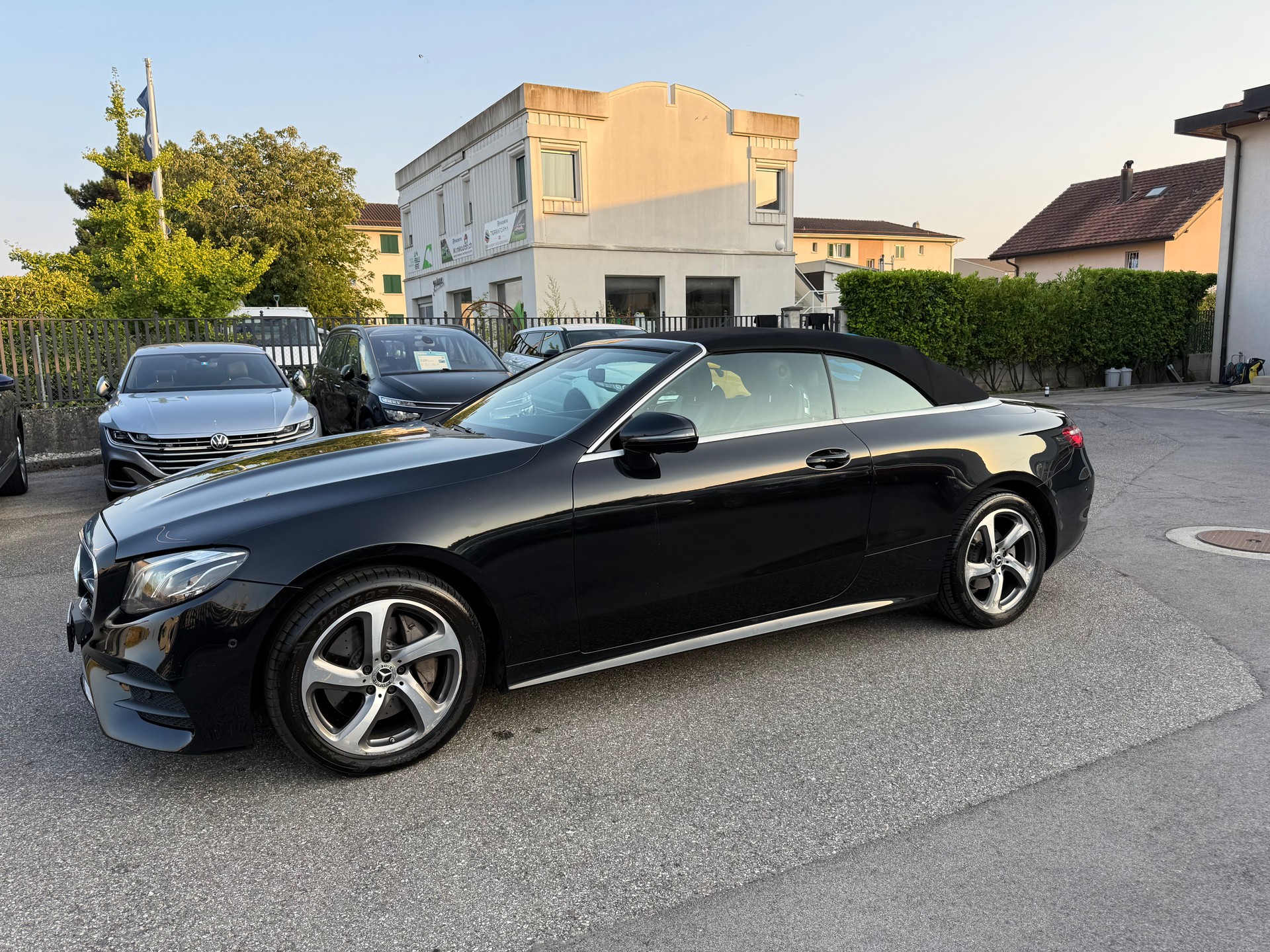 MERCEDES-BENZ E 200 Cabriolet AMG Line 4 Matic 9G-Tronic-image-1