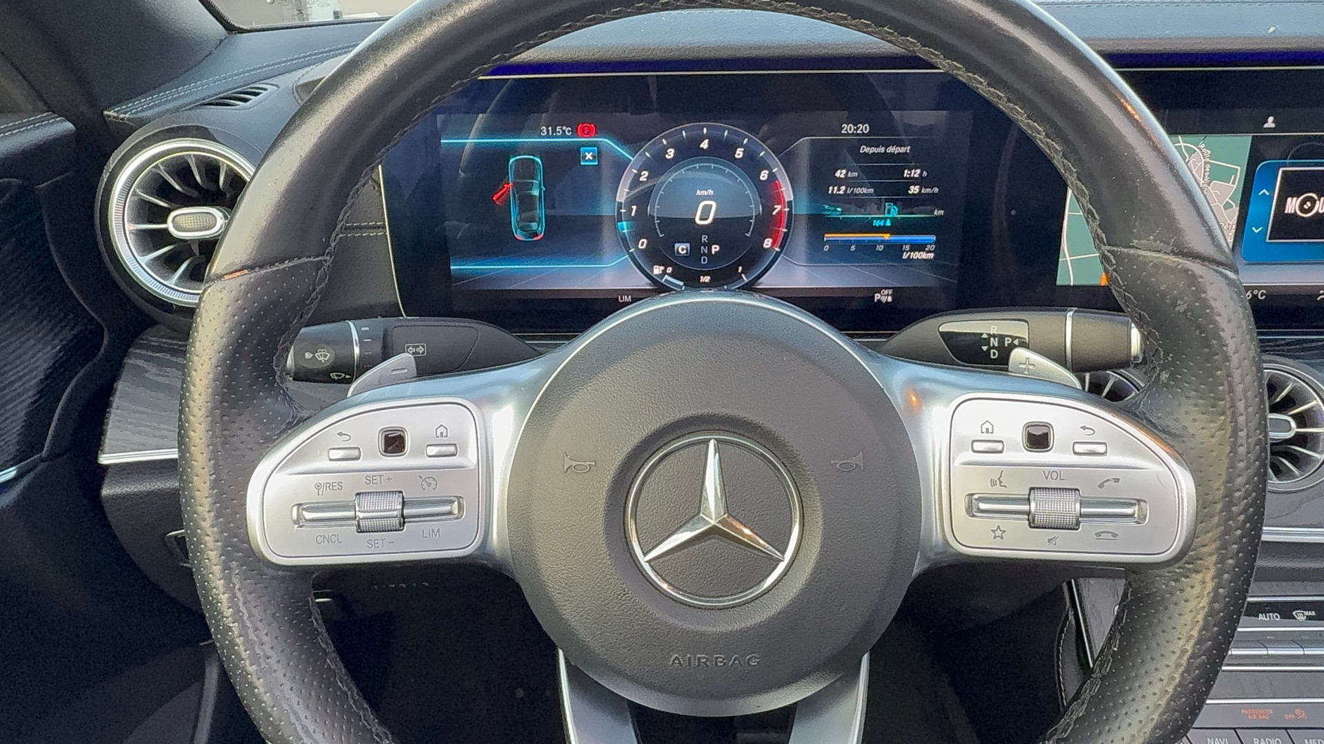 MERCEDES-BENZ E 200 Cabriolet AMG Line 4 Matic 9G-Tronic-image-12