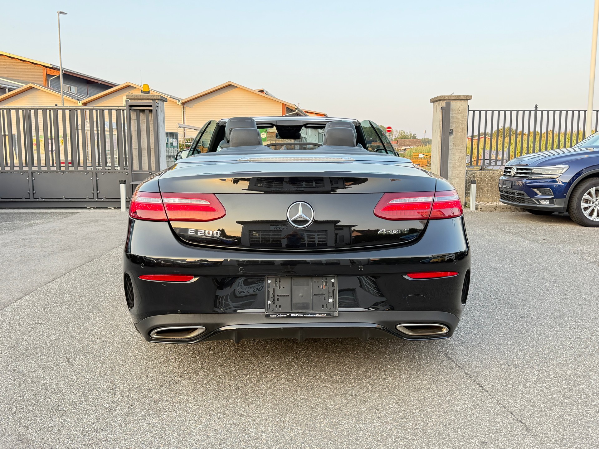 MERCEDES-BENZ E 200 Cabriolet AMG Line 4 Matic 9G-Tronic-image-4