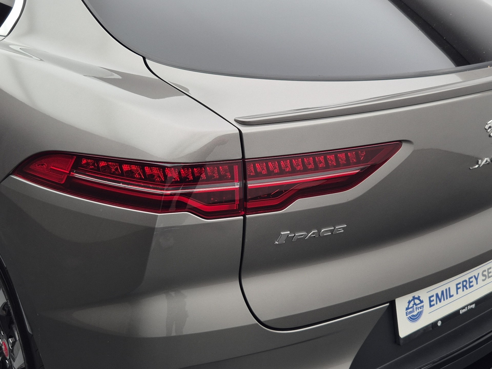 JAGUAR I-Pace EV400 HSE AWD-image-19
