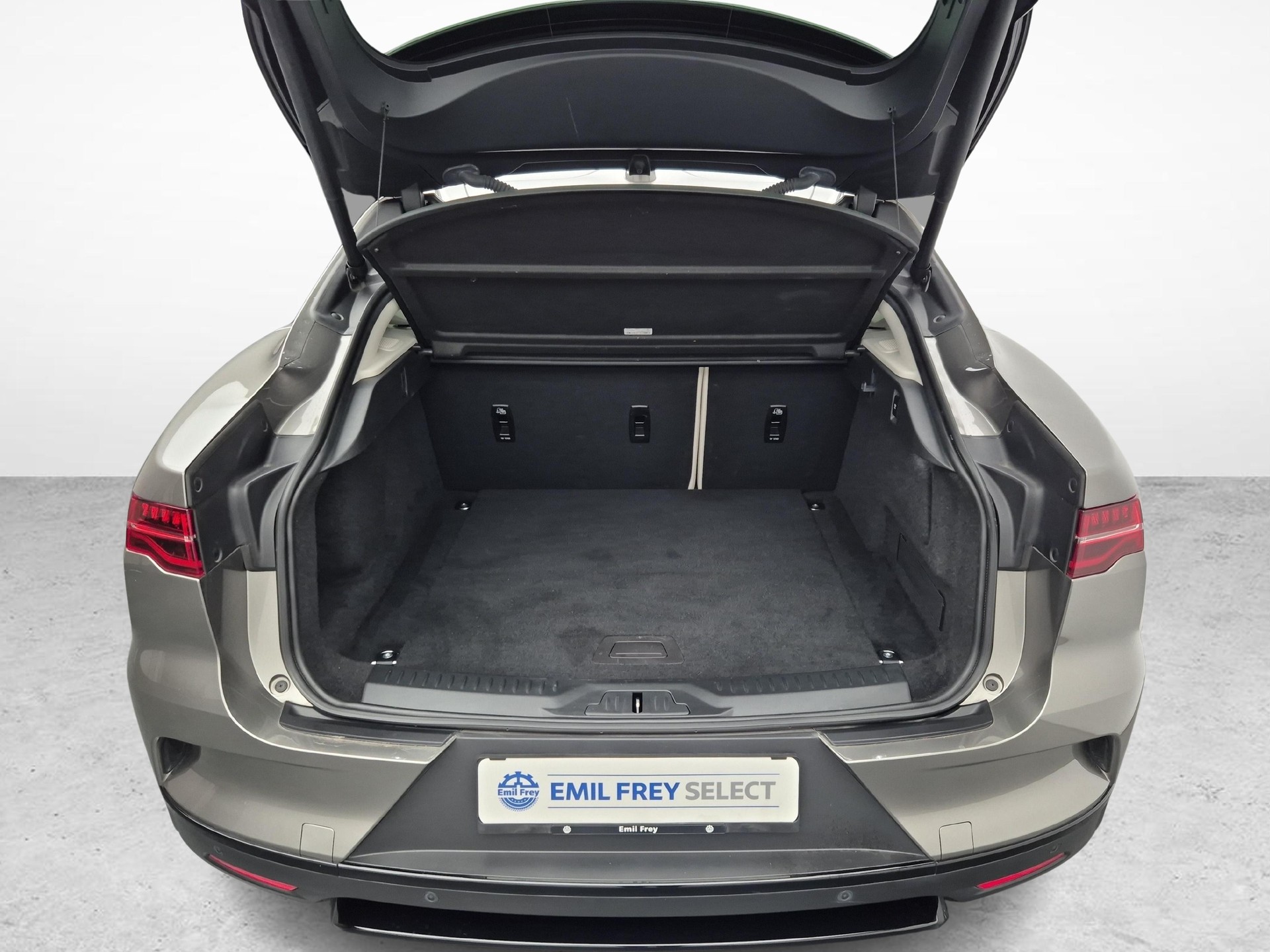 JAGUAR I-Pace EV400 HSE AWD-image-16