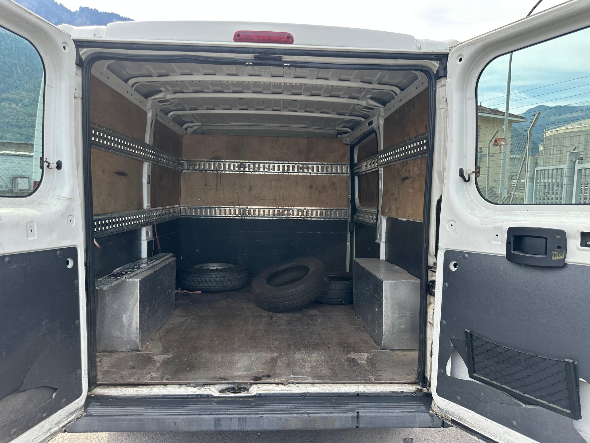 PEUGEOT Boxer 2.2 HDI 330 L1H1-image-9